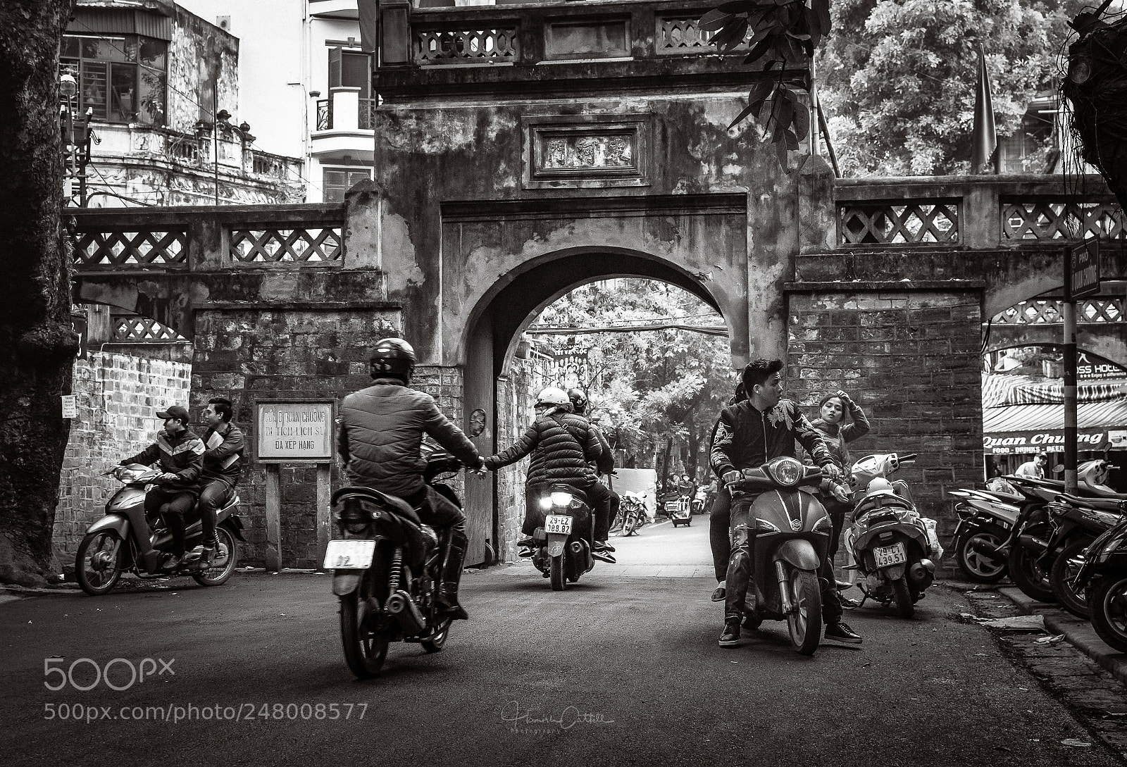 Nikon D5500 sample photo. Old city gate, hanoi photography