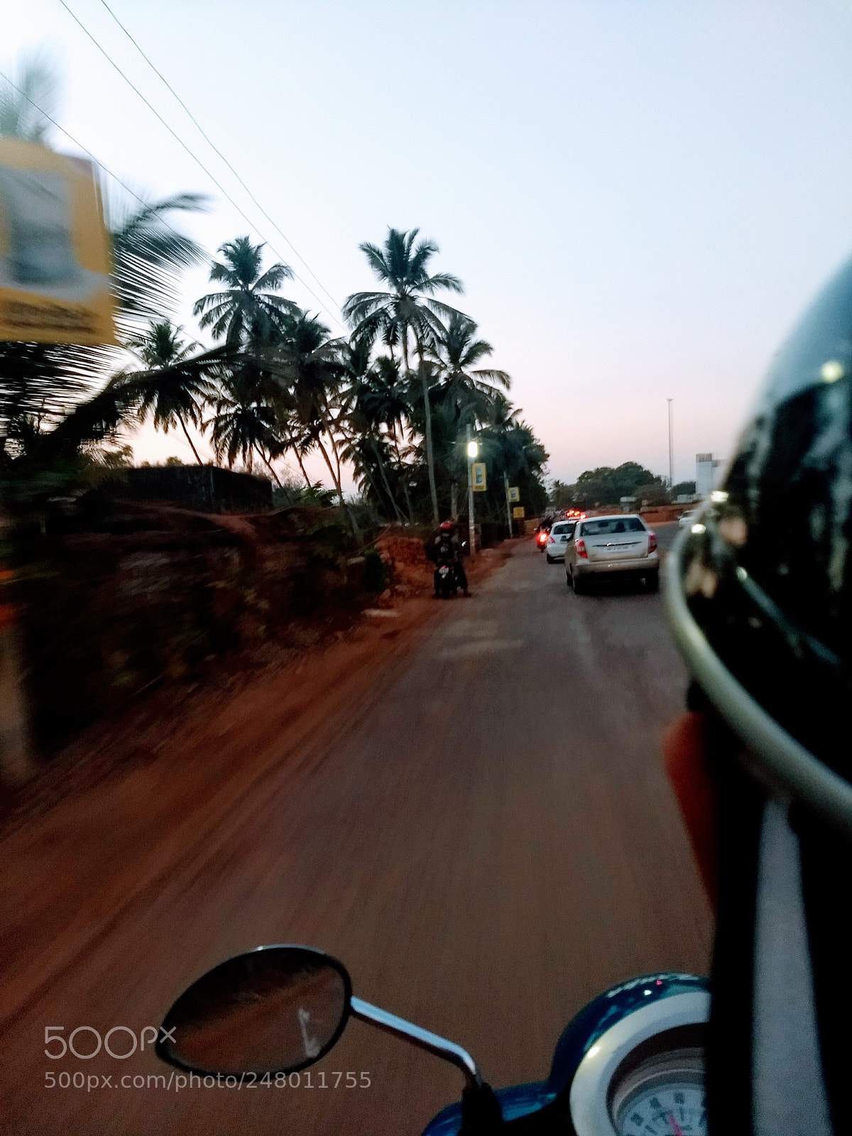 Motorola Moto G (5) Plus sample photo. Slowly zoomin' photography