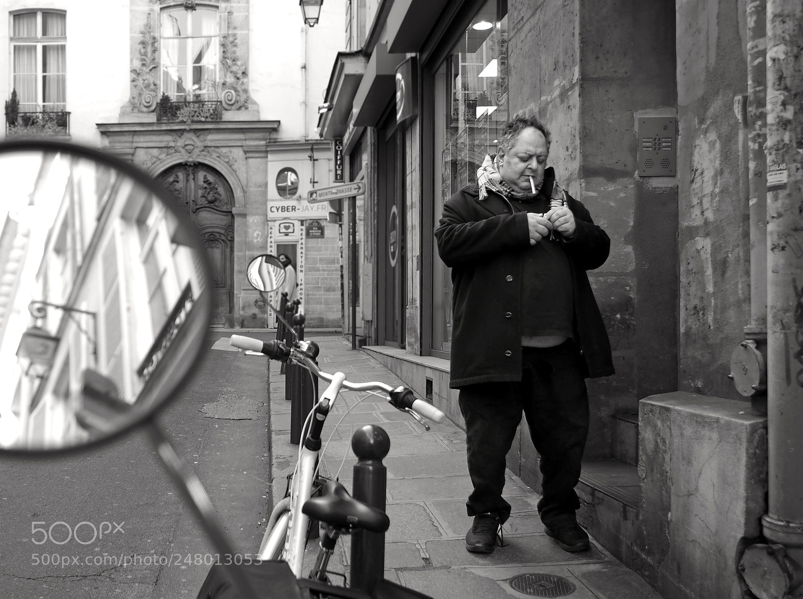 Olympus OM-D E-M1 sample photo. Smoking break photography