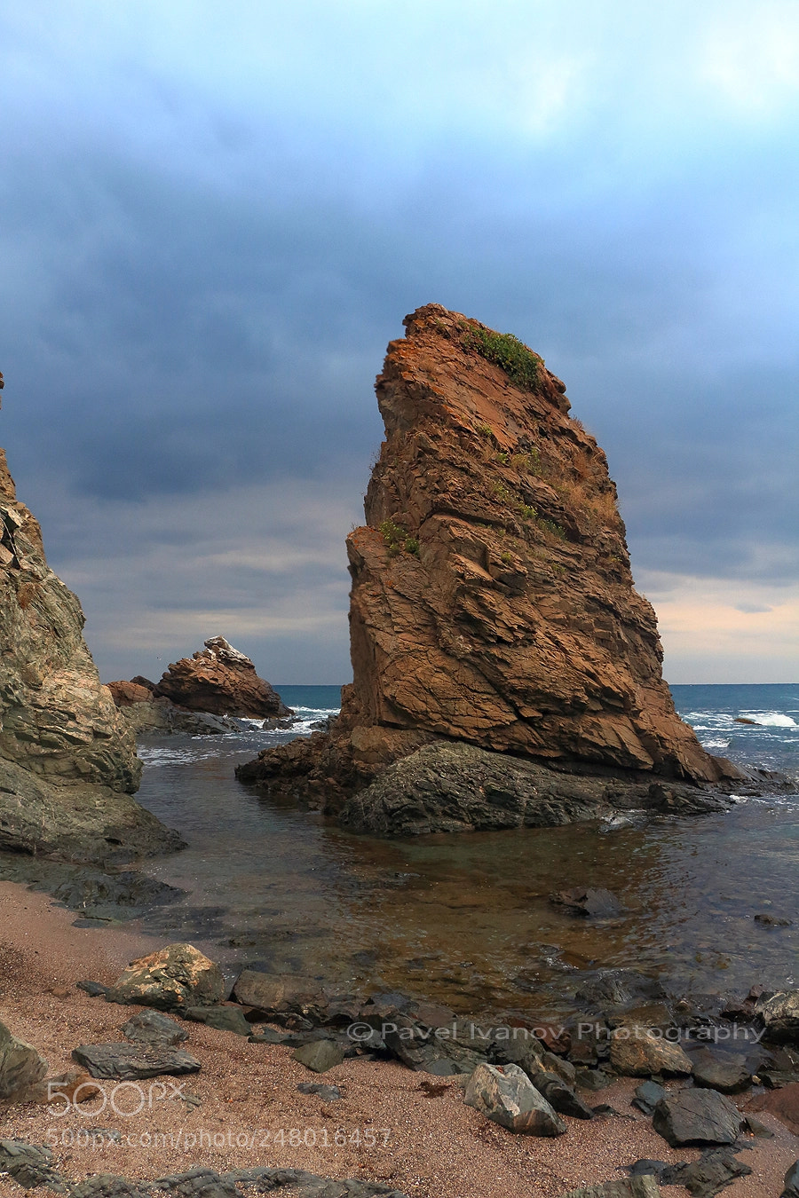 Canon EOS 700D (EOS Rebel T5i / EOS Kiss X7i) sample photo. Rock in sea. photography