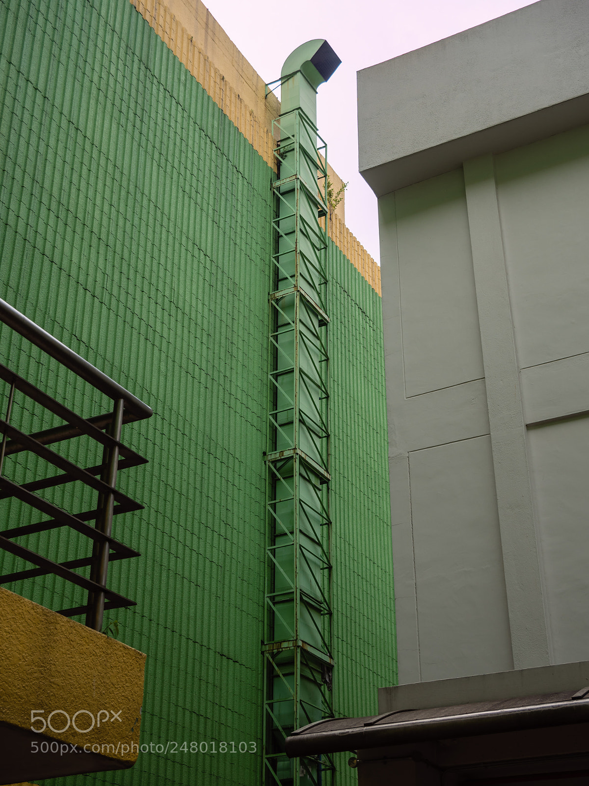 Panasonic Lumix DMC-GX8 sample photo. Industrious photography