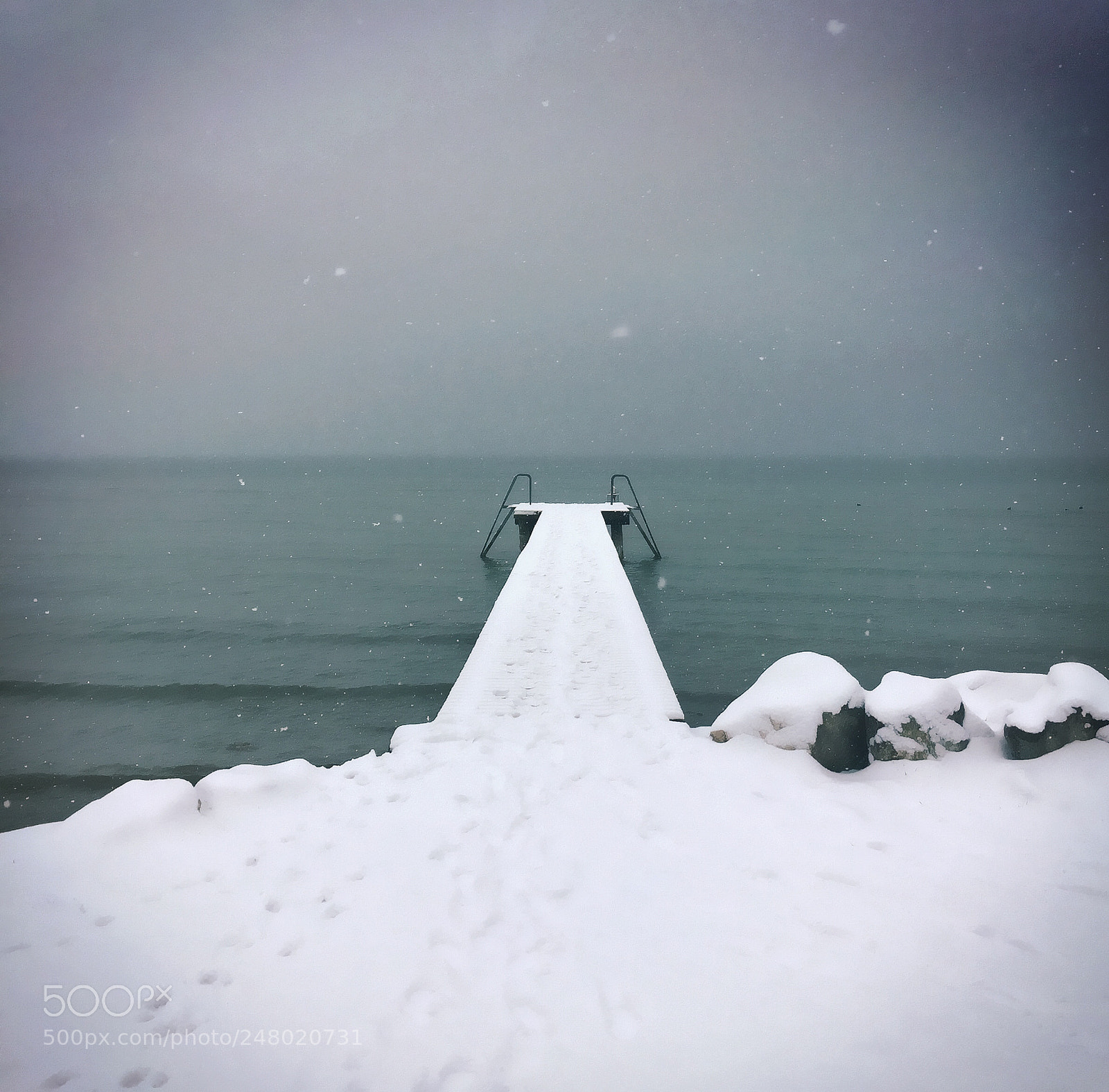 Apple iPhone 6 Plus sample photo. Garda lake - snow photography