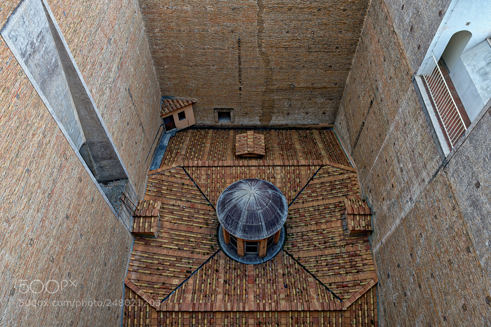 Nikon D4S sample photo. Looking down on roof photography