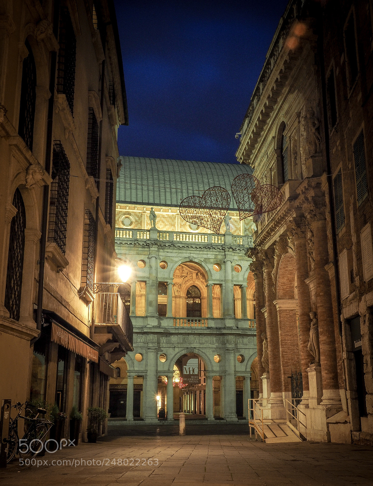Olympus OM-D E-M10 sample photo. Basilica palladiana in vicenza photography