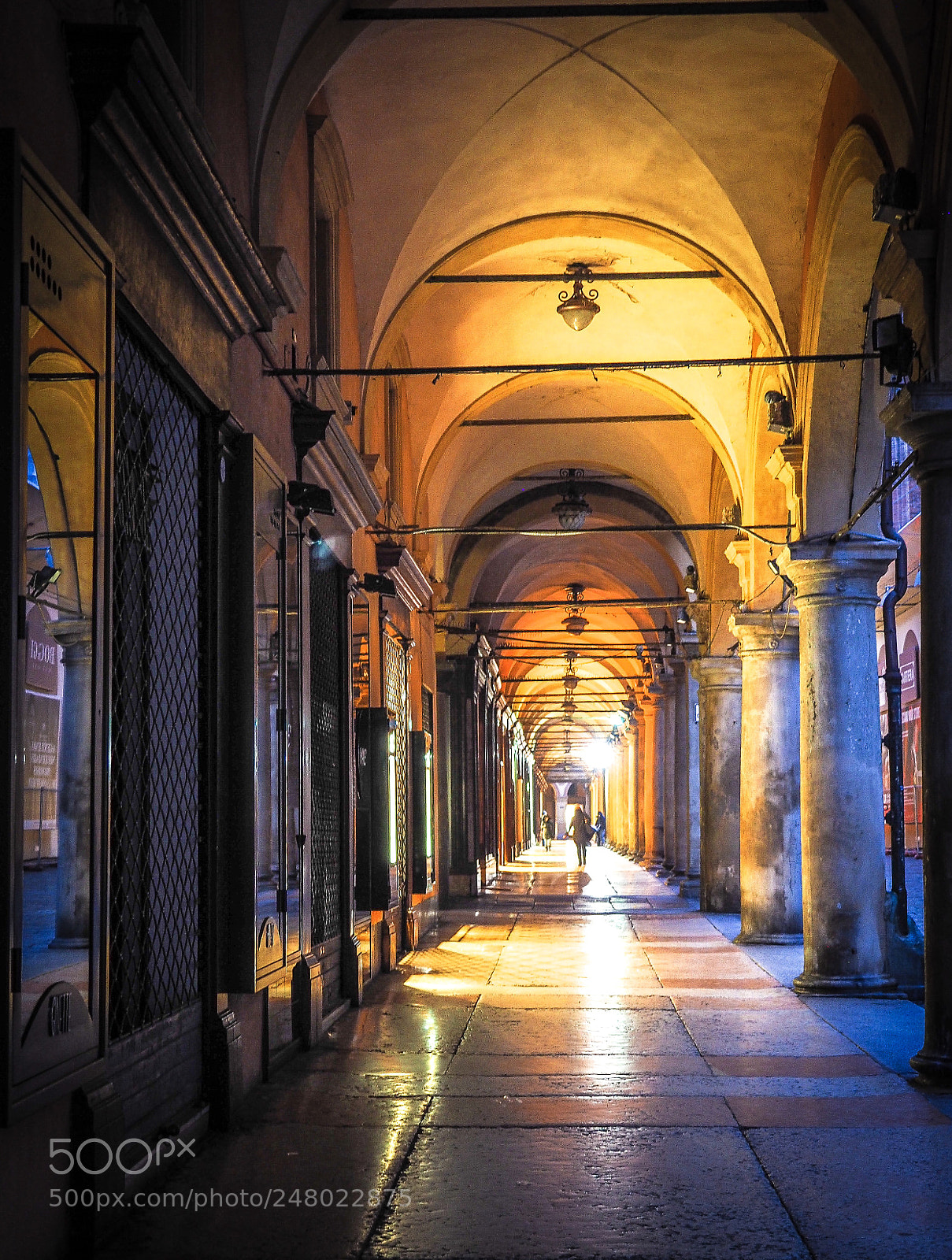 Olympus OM-D E-M10 sample photo. Archway in bologna, italy photography
