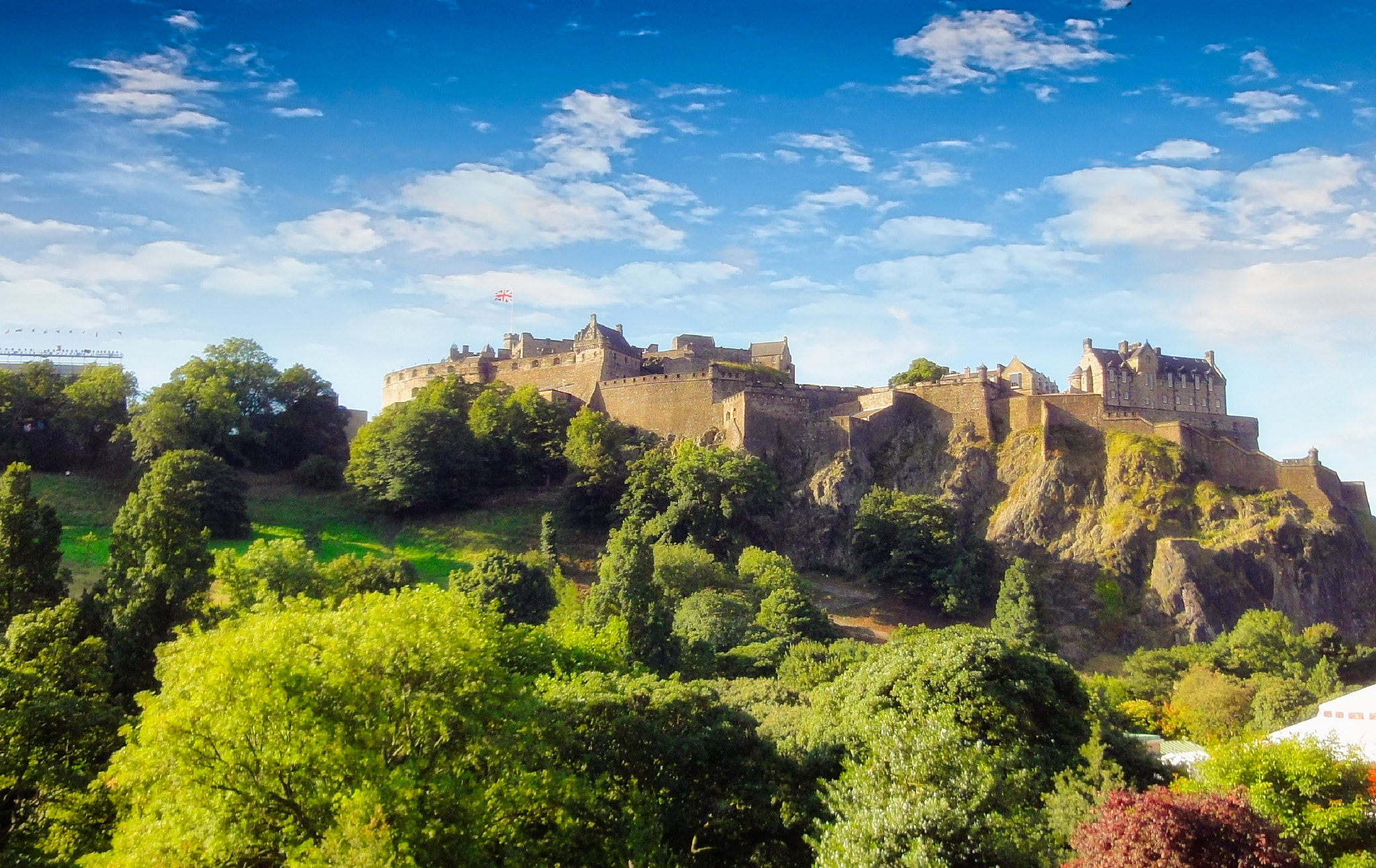 Sony Cyber-shot DSC-WX1 sample photo. Edinburgh castle scotland photography
