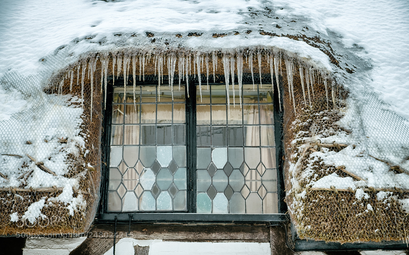 Fujifilm X-Pro1 sample photo. Thatched icicles photography