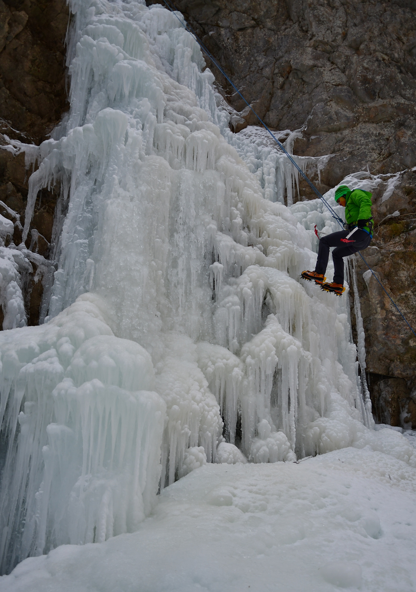 Nikon D500 sample photo. Frozen tominč waterfall photography