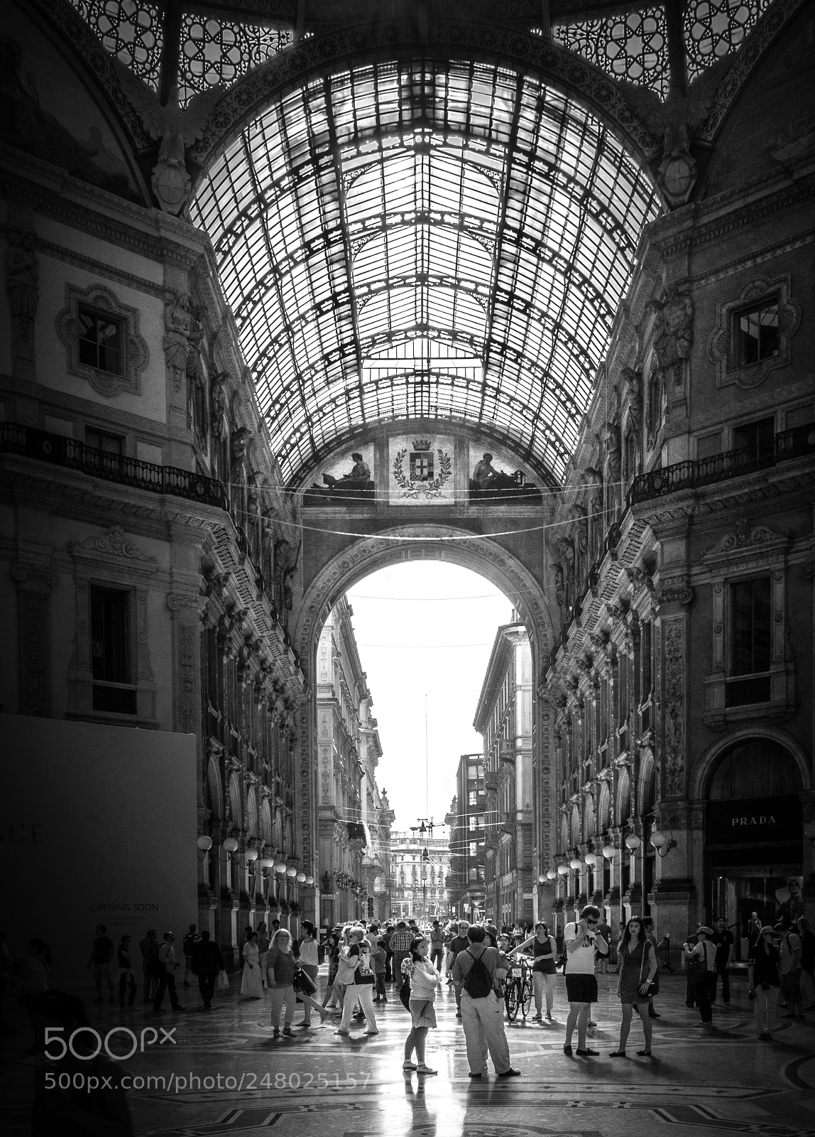 Sony Alpha NEX-6 sample photo. Shopping in milan photography
