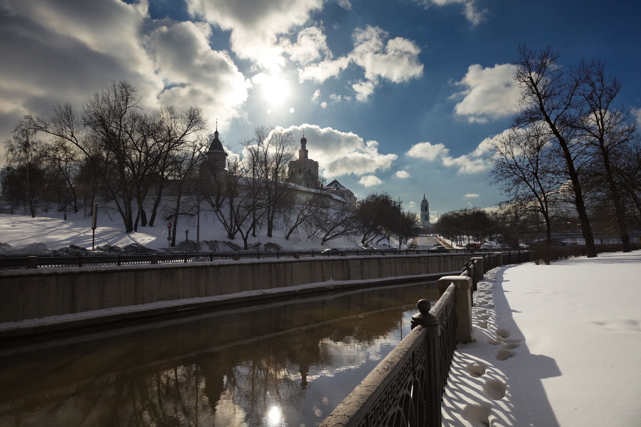 Sigma 10-20mm F3.5 EX DC HSM sample photo. На Яузе photography