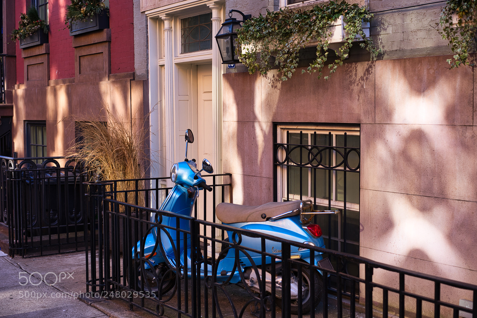 Sony a7 II sample photo. Vespa nyc photography