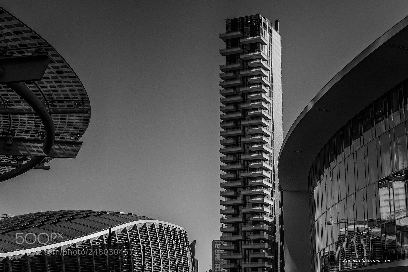 Canon EOS 1300D (EOS Rebel T6 / EOS Kiss X80) sample photo. Piazza gae aulenti, milano photography