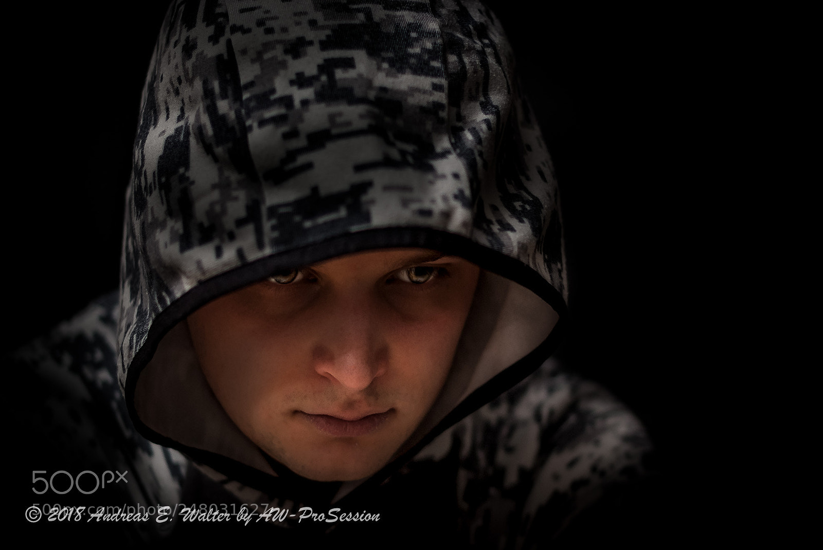 Fujifilm FinePix S5 Pro sample photo. Primiano in gedanken photography