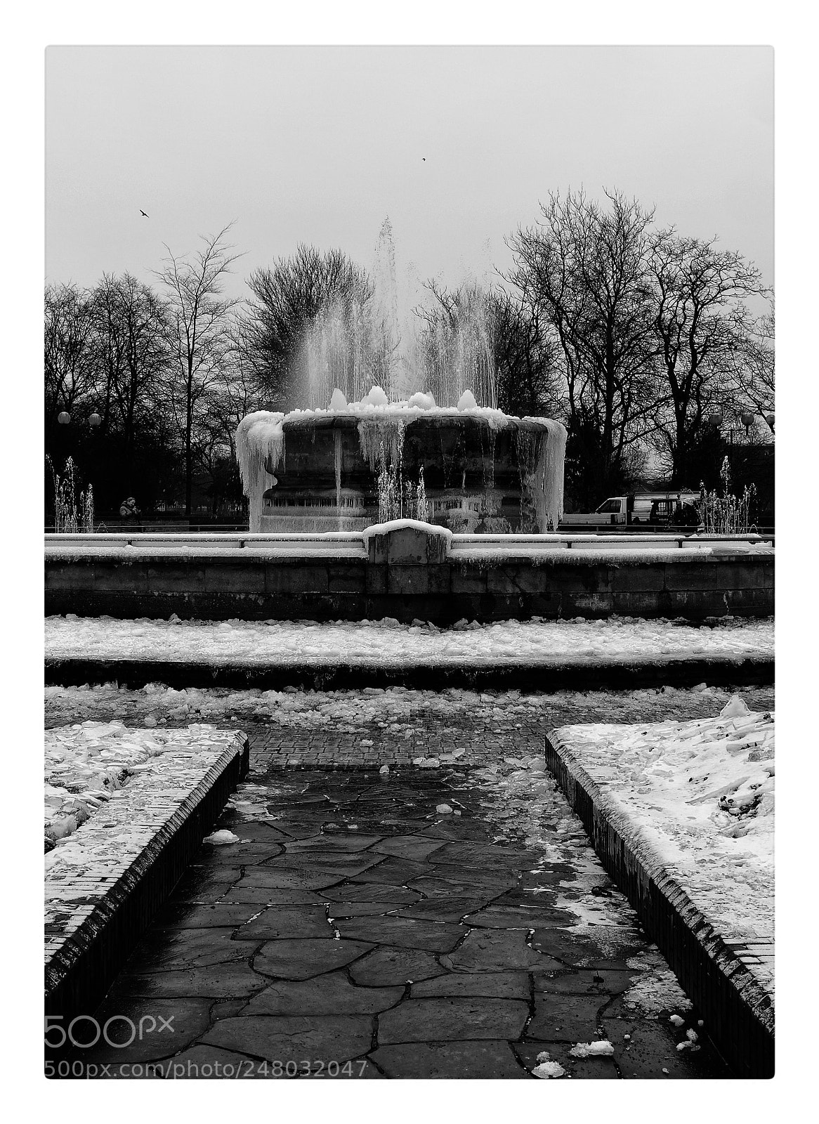 Fujifilm X-T2 sample photo. Frozen fountain photography