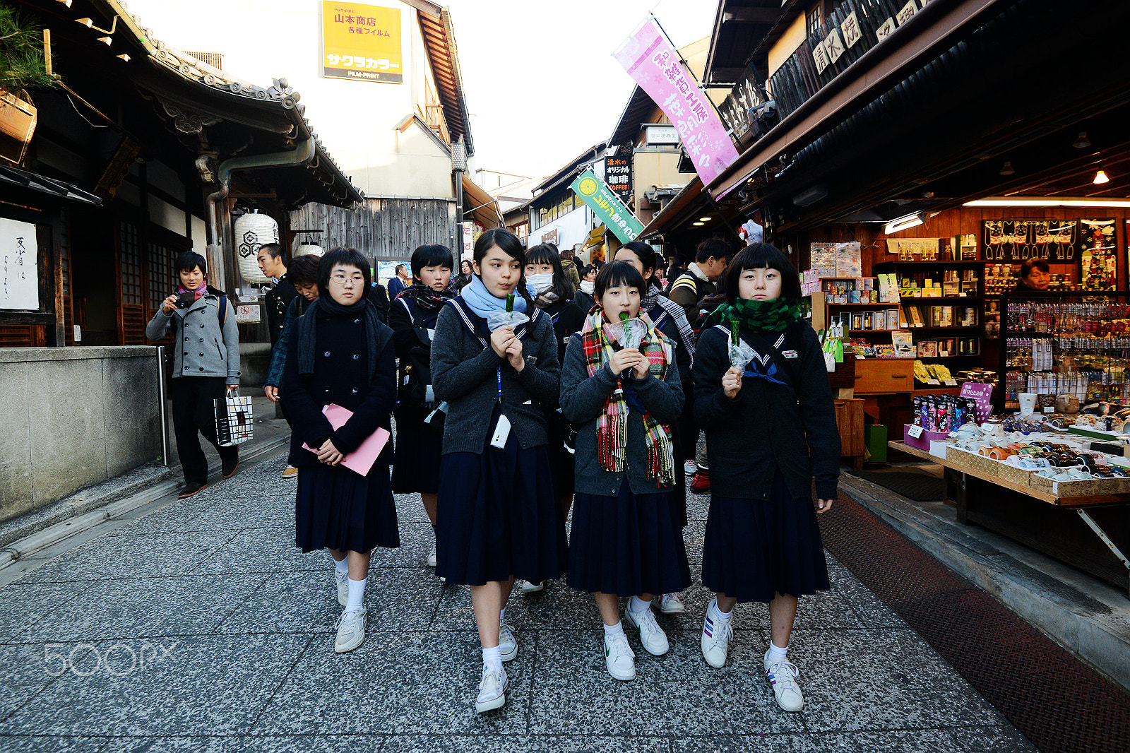 Nikon D800 + Nikon AF-S Nikkor 16-35mm F4G ED VR sample photo. Japanese students photography