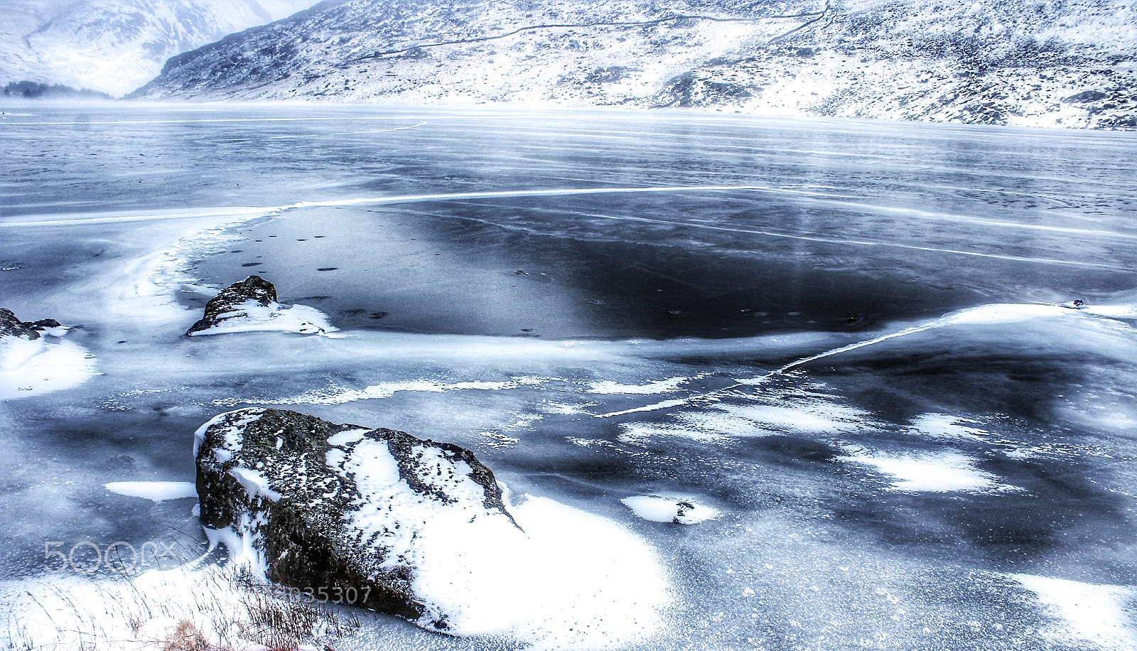 Canon EOS 1300D (EOS Rebel T6 / EOS Kiss X80) sample photo. Llanberis frozen lake photography