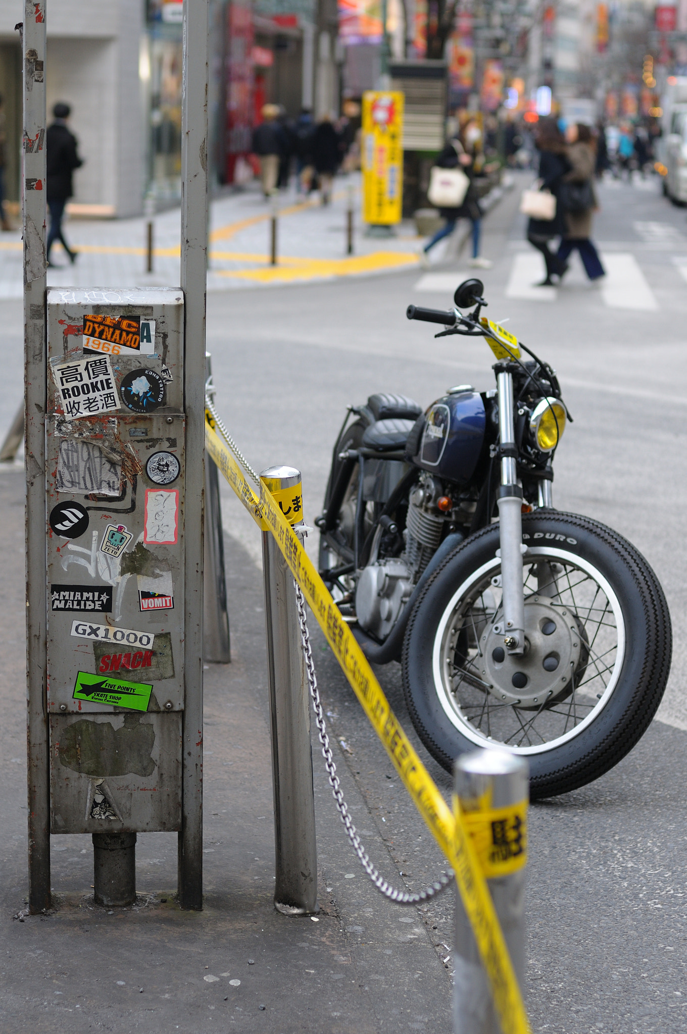 Nikon D300 + Nikon AF Nikkor 50mm F1.4D sample photo. Shinjuku, tokyo photography