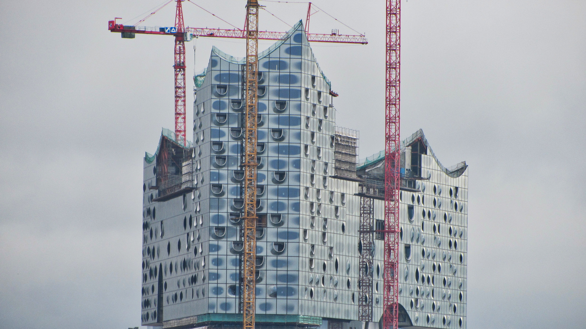 Canon PowerShot SX220 HS sample photo. Finishing elbphilharmnie hamburg photography