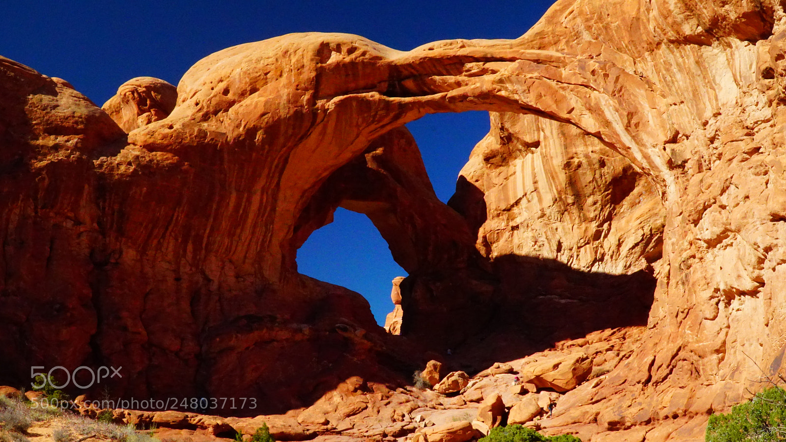 Sony a6300 sample photo. Windows  arch photography