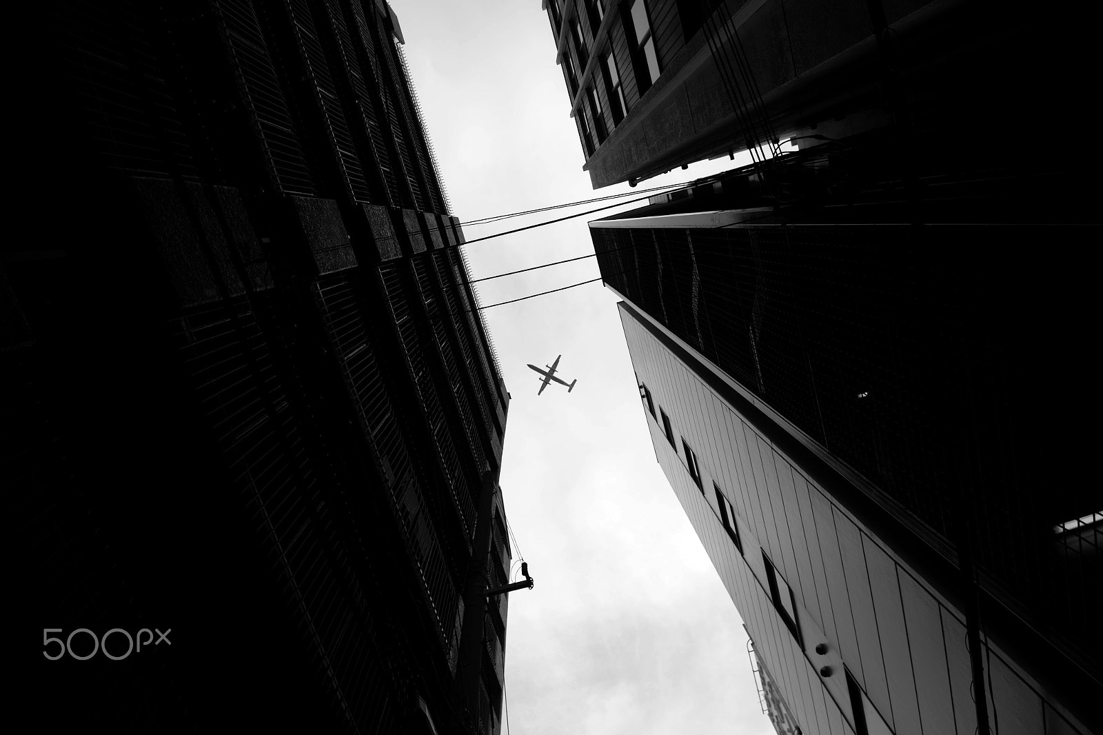 Nikon D800 + Nikon AF-S Nikkor 16-35mm F4G ED VR sample photo. The small slice of sky photography