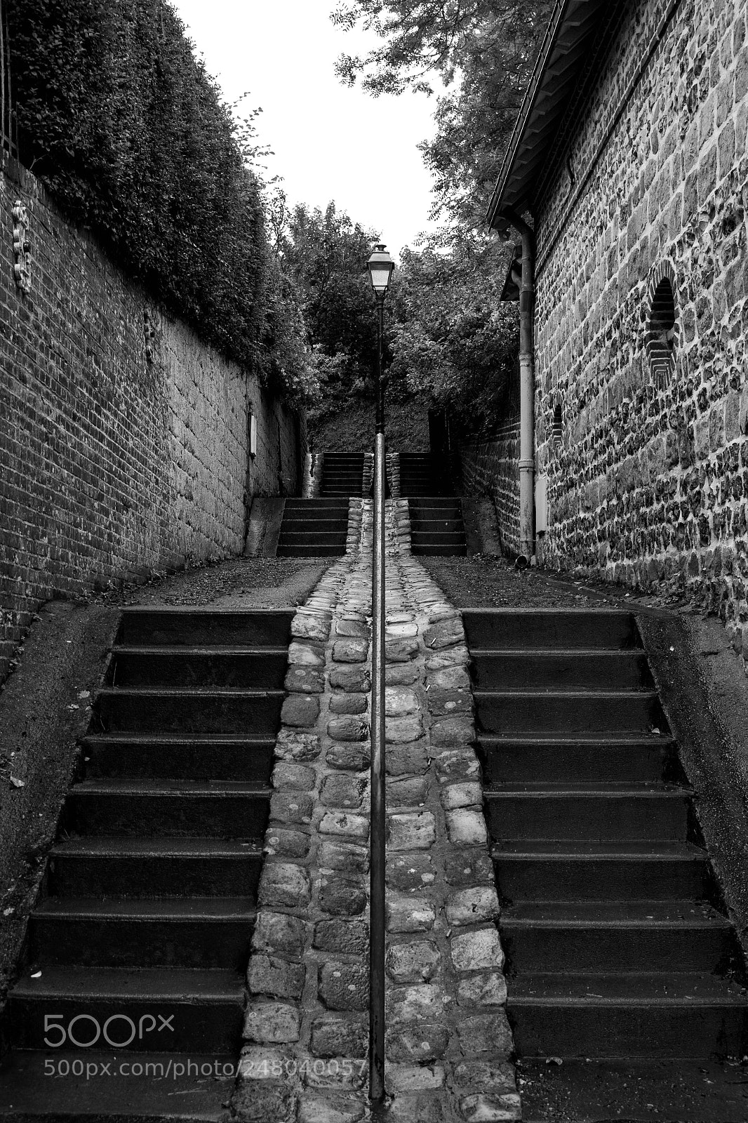 Canon EOS 700D (EOS Rebel T5i / EOS Kiss X7i) sample photo. Lonely stairs photography