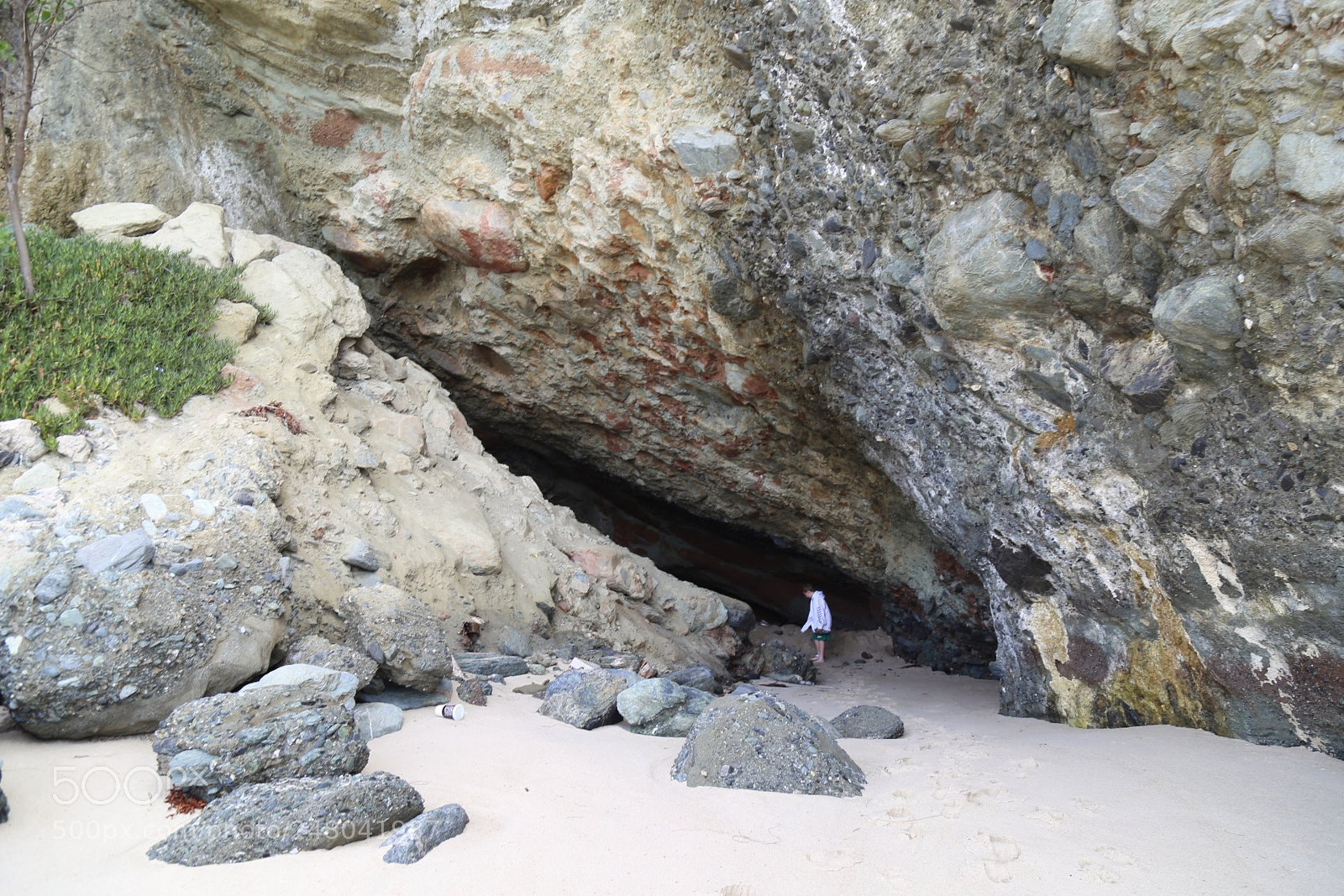 Canon EOS 6D + Canon EF 24-105mm F4L IS USM sample photo. Beach cave photography