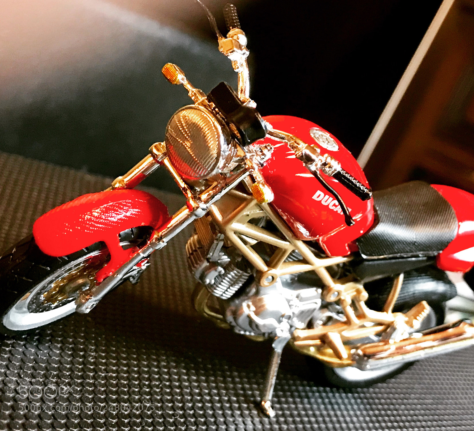 Apple iPhone 7 Plus sample photo. Ducati photography