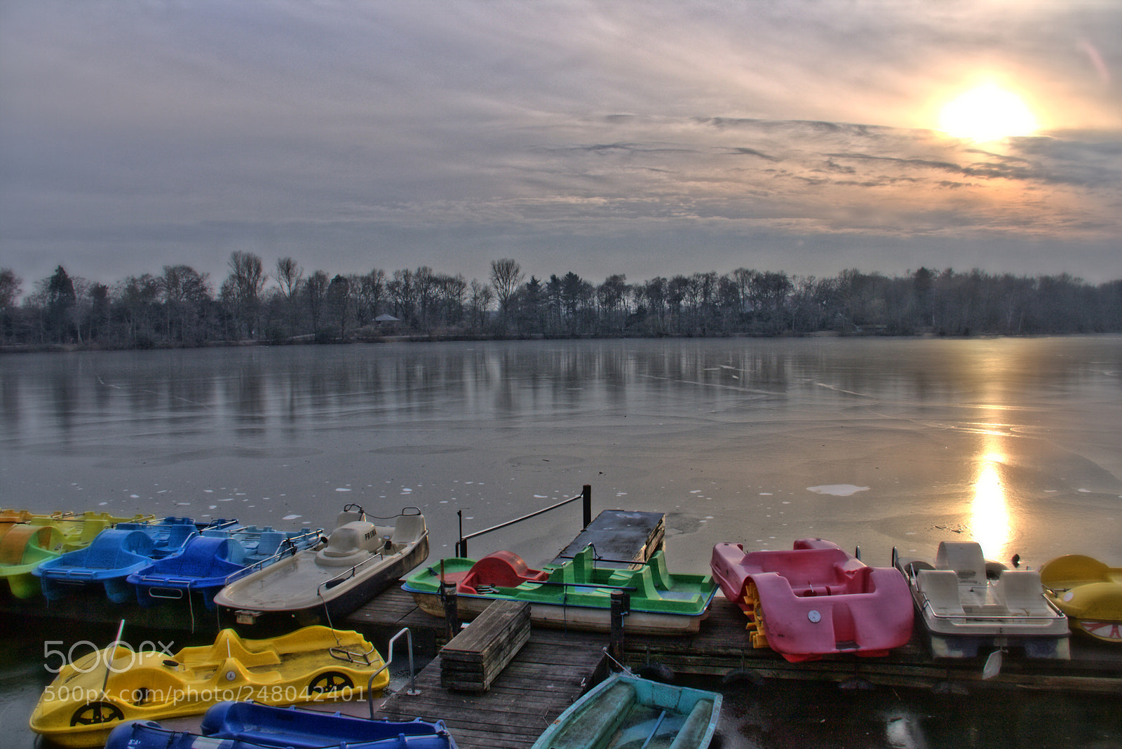 Canon EOS 750D (EOS Rebel T6i / EOS Kiss X8i) sample photo. Frozen lake photography