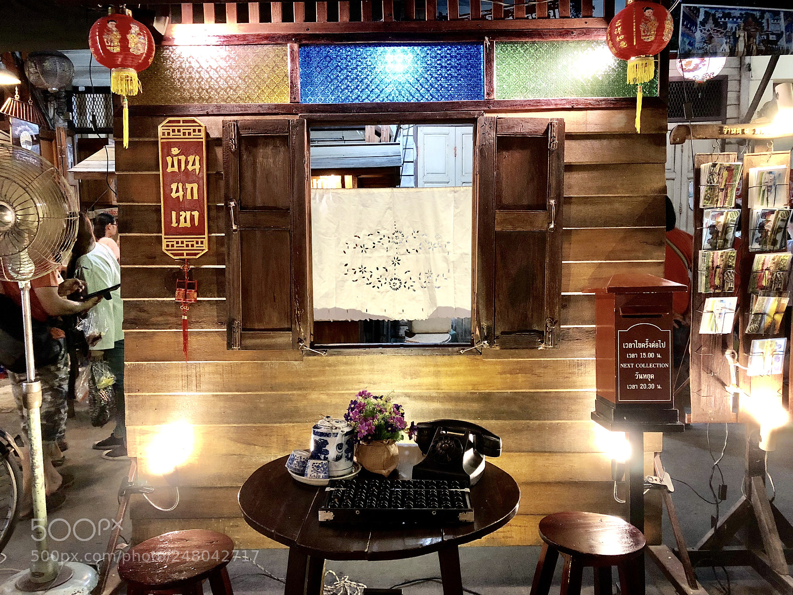 Apple iPhone 8 sample photo. Window photography