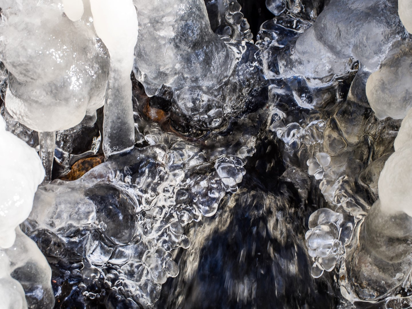 Olympus PEN E-PM2 sample photo. Ice photography