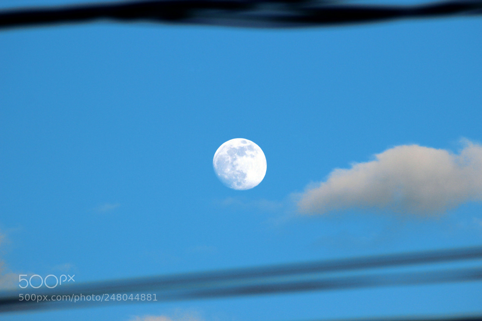 Canon EOS 600D (Rebel EOS T3i / EOS Kiss X5) sample photo. Moon cable photography