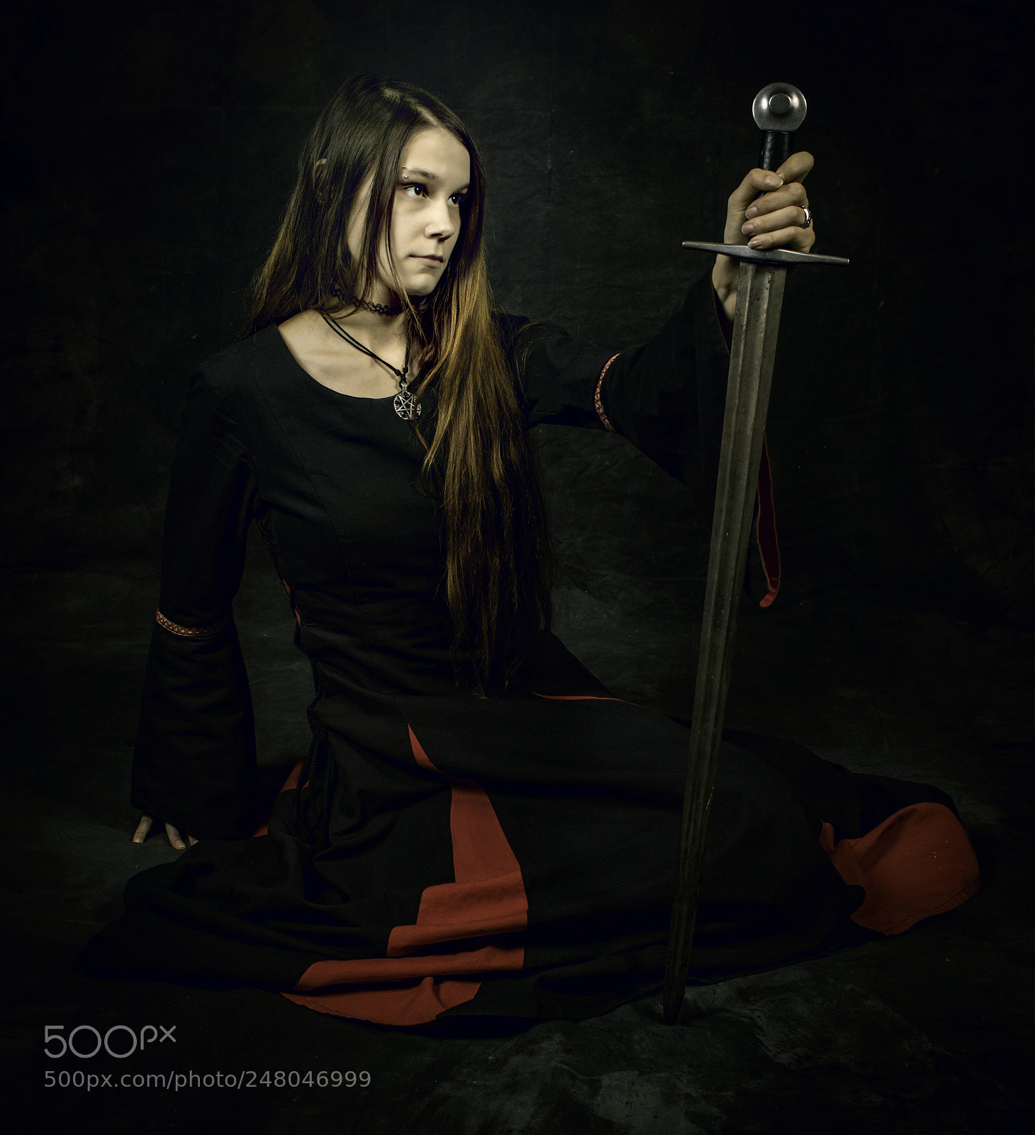 Canon EOS 760D (EOS Rebel T6s / EOS 8000D) sample photo. Woman with sword photography