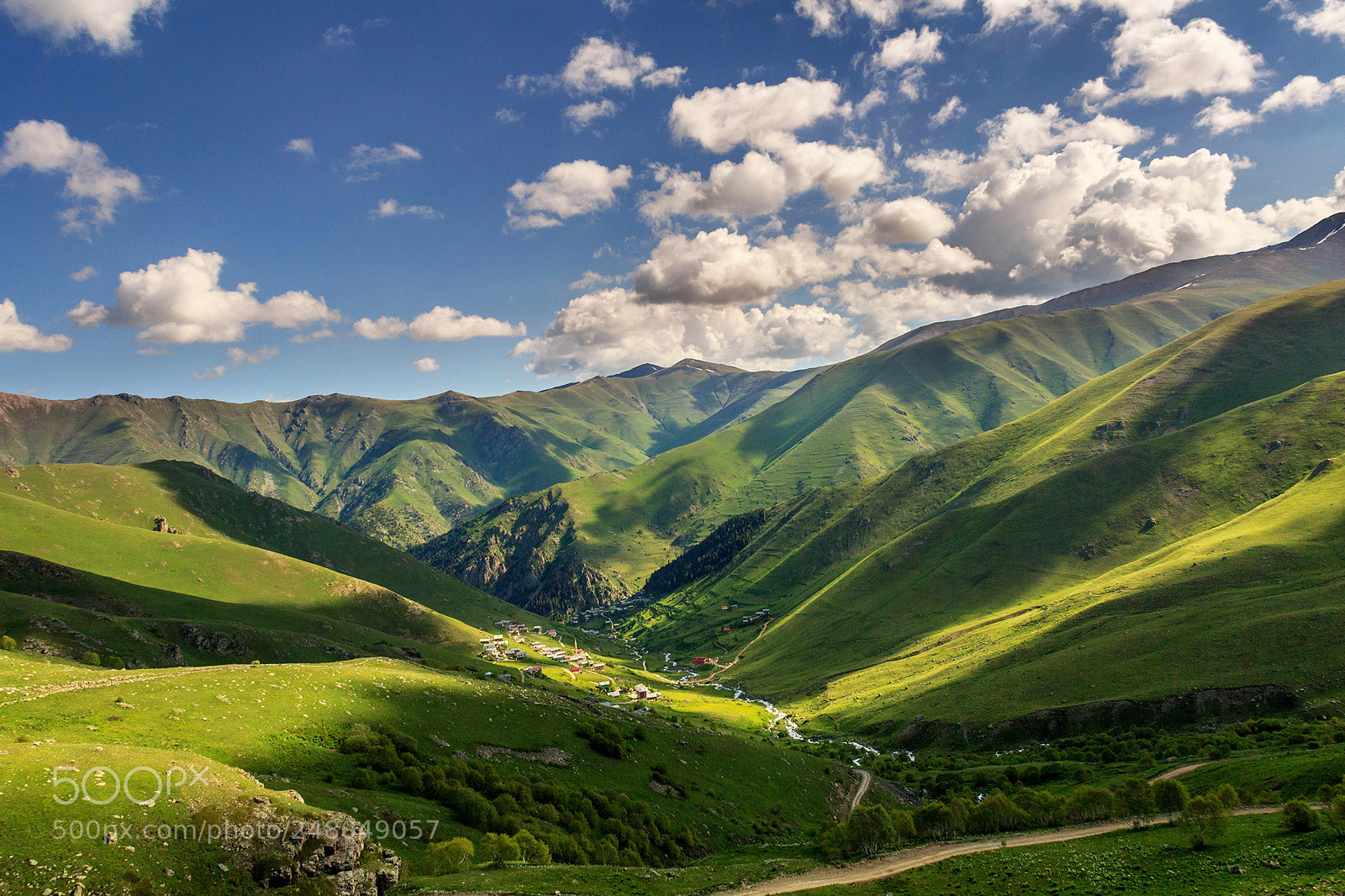 Canon EOS 600D (Rebel EOS T3i / EOS Kiss X5) sample photo. Mountains photography