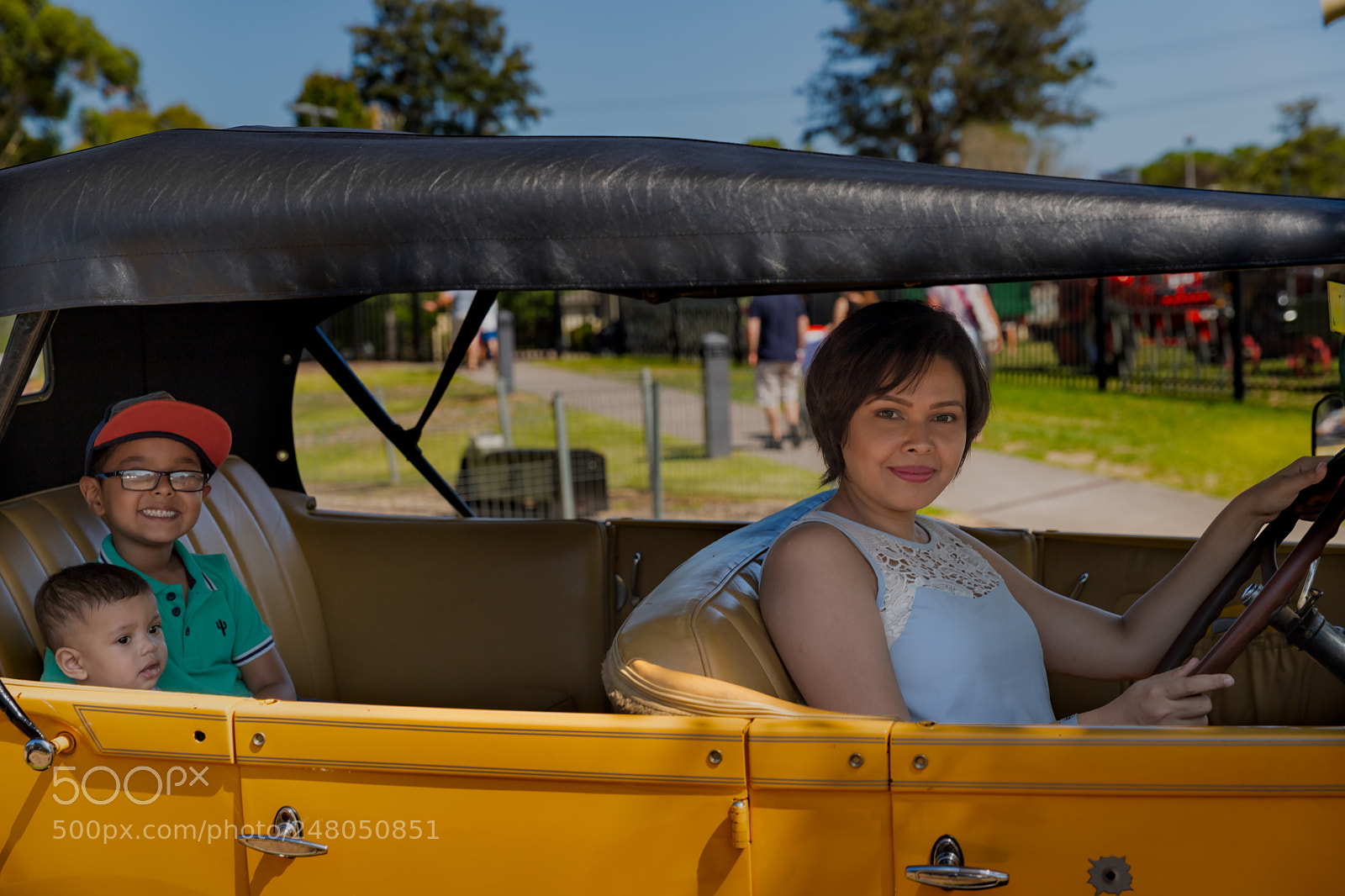 Canon EOS 6D Mark II sample photo. Car drive photography