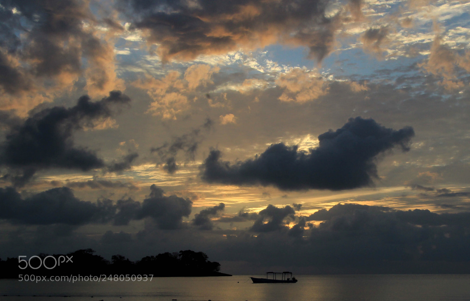 Canon EOS 550D (EOS Rebel T2i / EOS Kiss X4) sample photo. Blood bay photography
