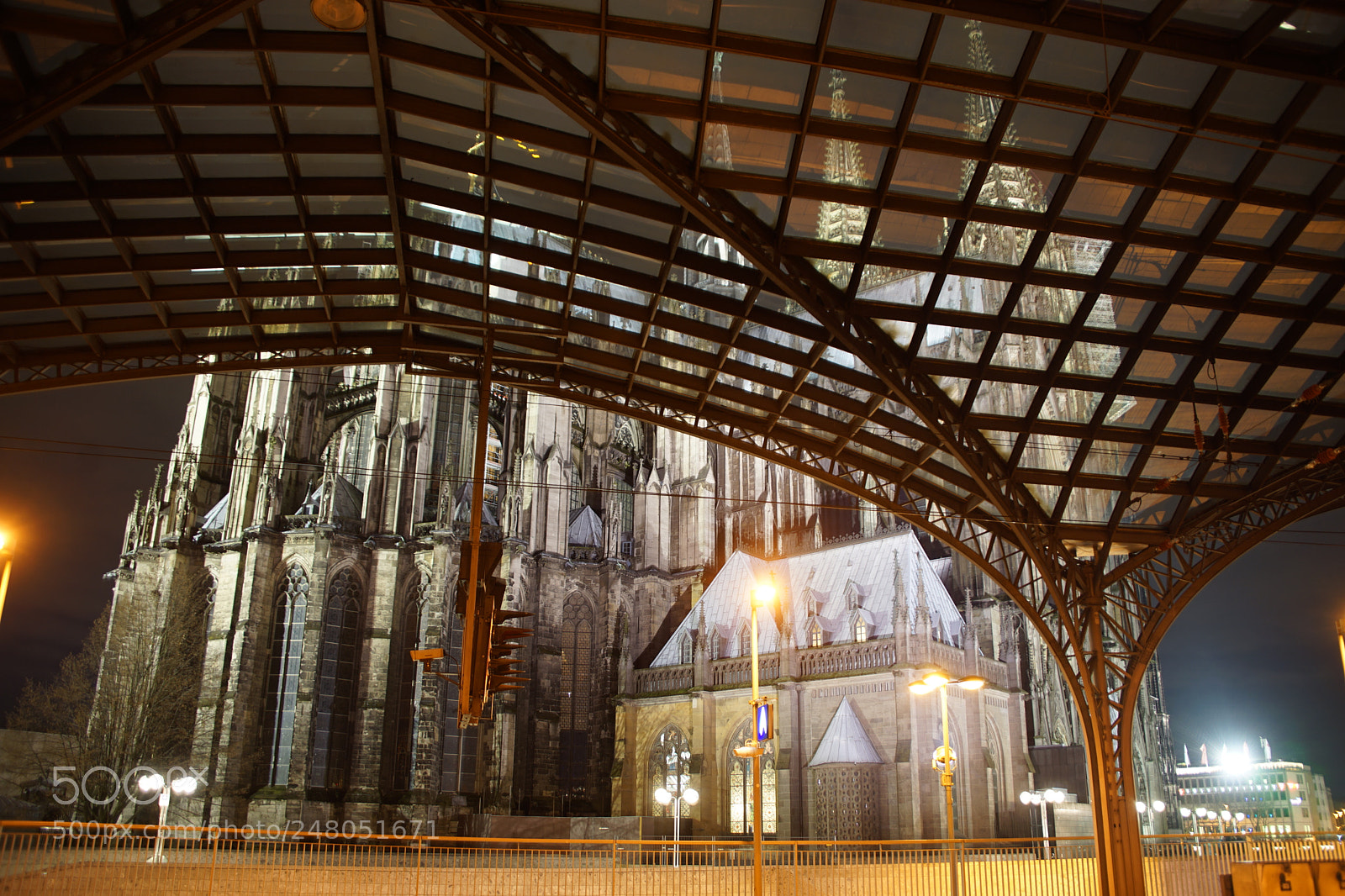 Sony a7 II sample photo. Cologne main station and photography