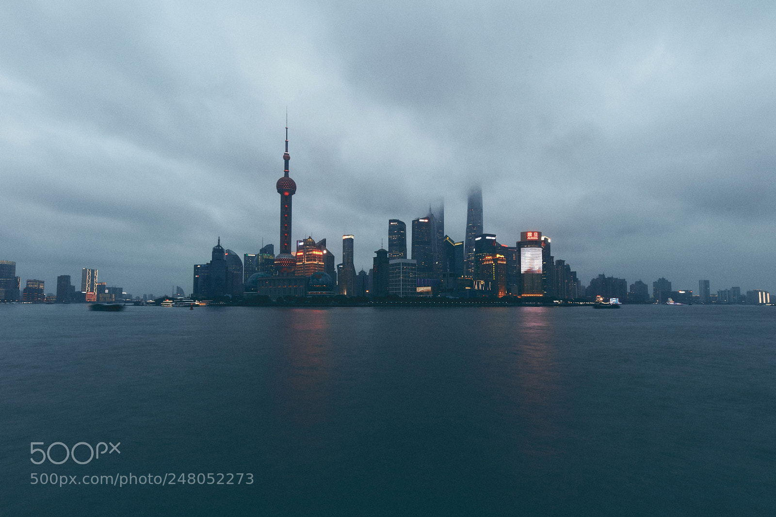 Canon EOS 5DS sample photo. Cloudy  city photography