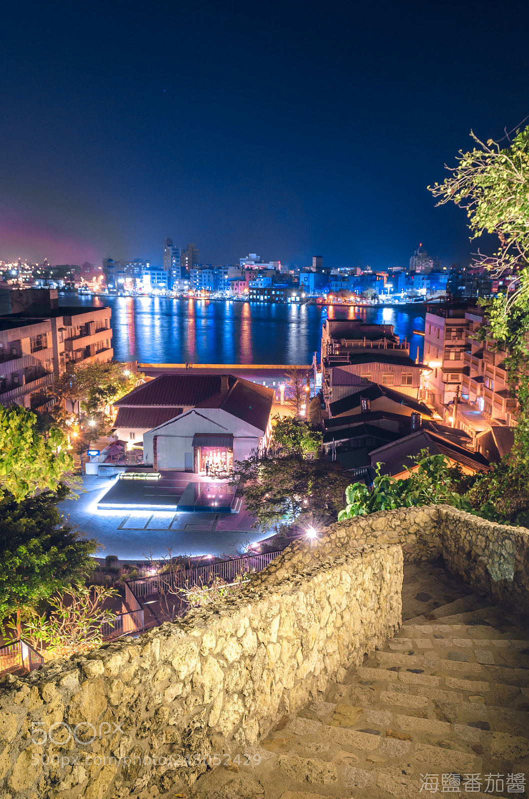 Nikon D5100 sample photo. Kaohsiung british consulate night photography