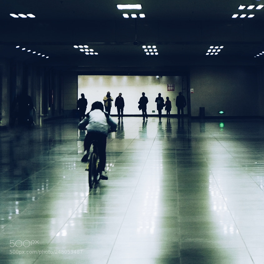 Fujifilm X-E2 sample photo. 地下通道二 photography