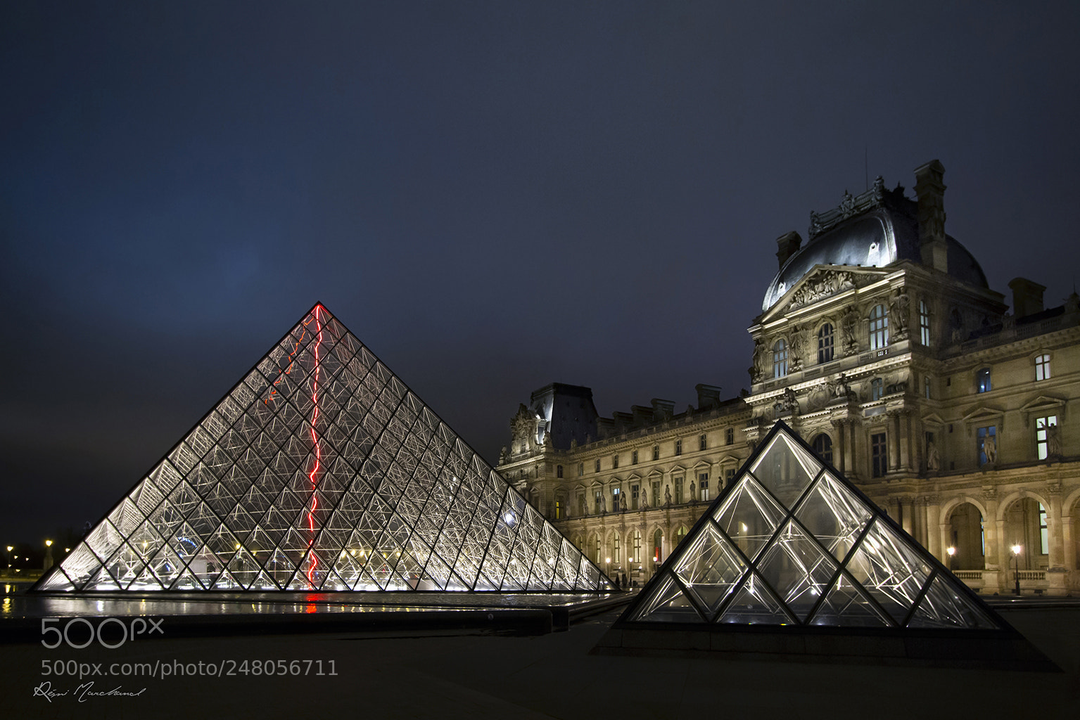 Canon EOS 7D sample photo. La pyramide du louvre photography