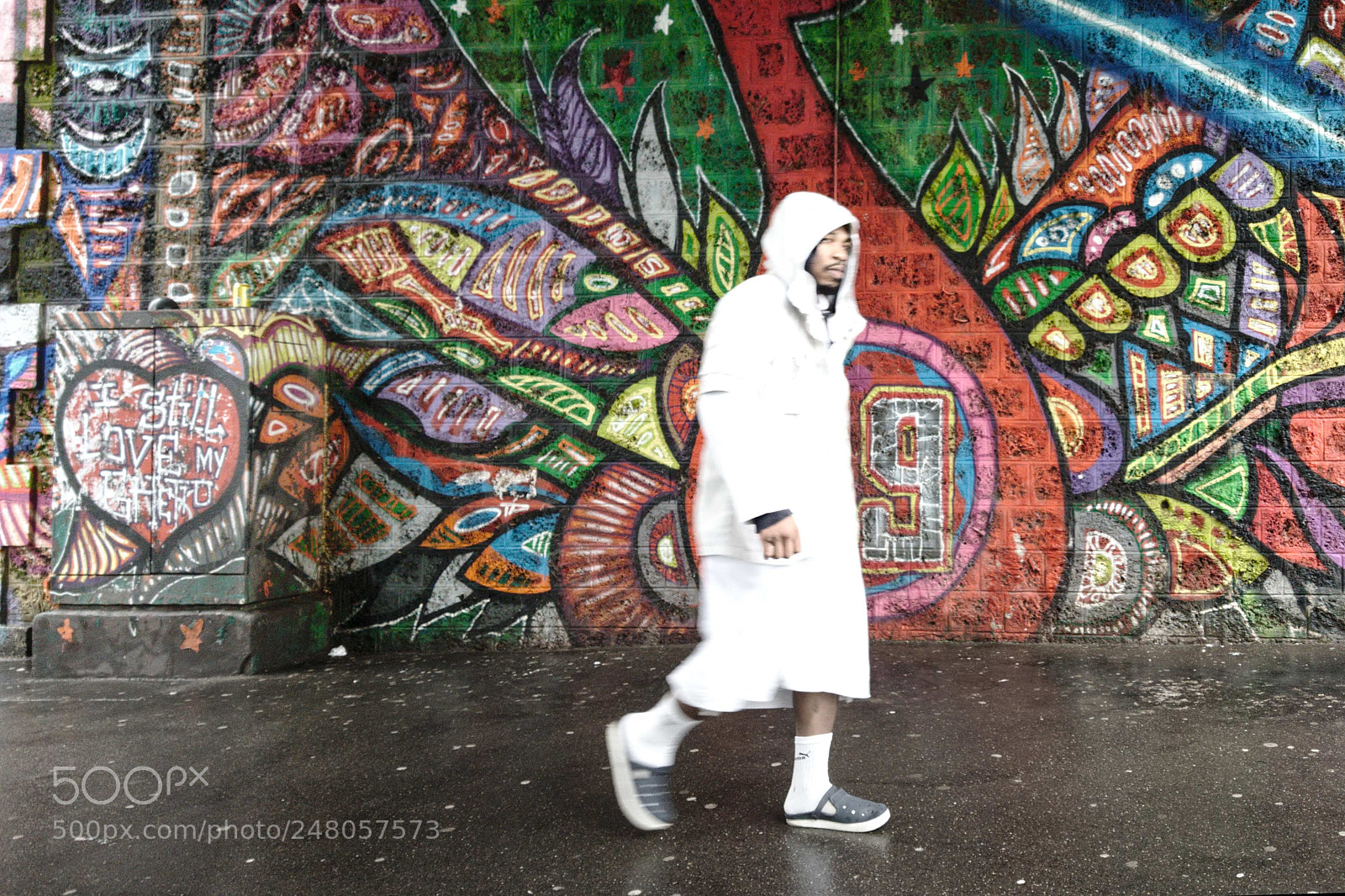 Samsung Galaxy S7 sample photo. Street art under the photography