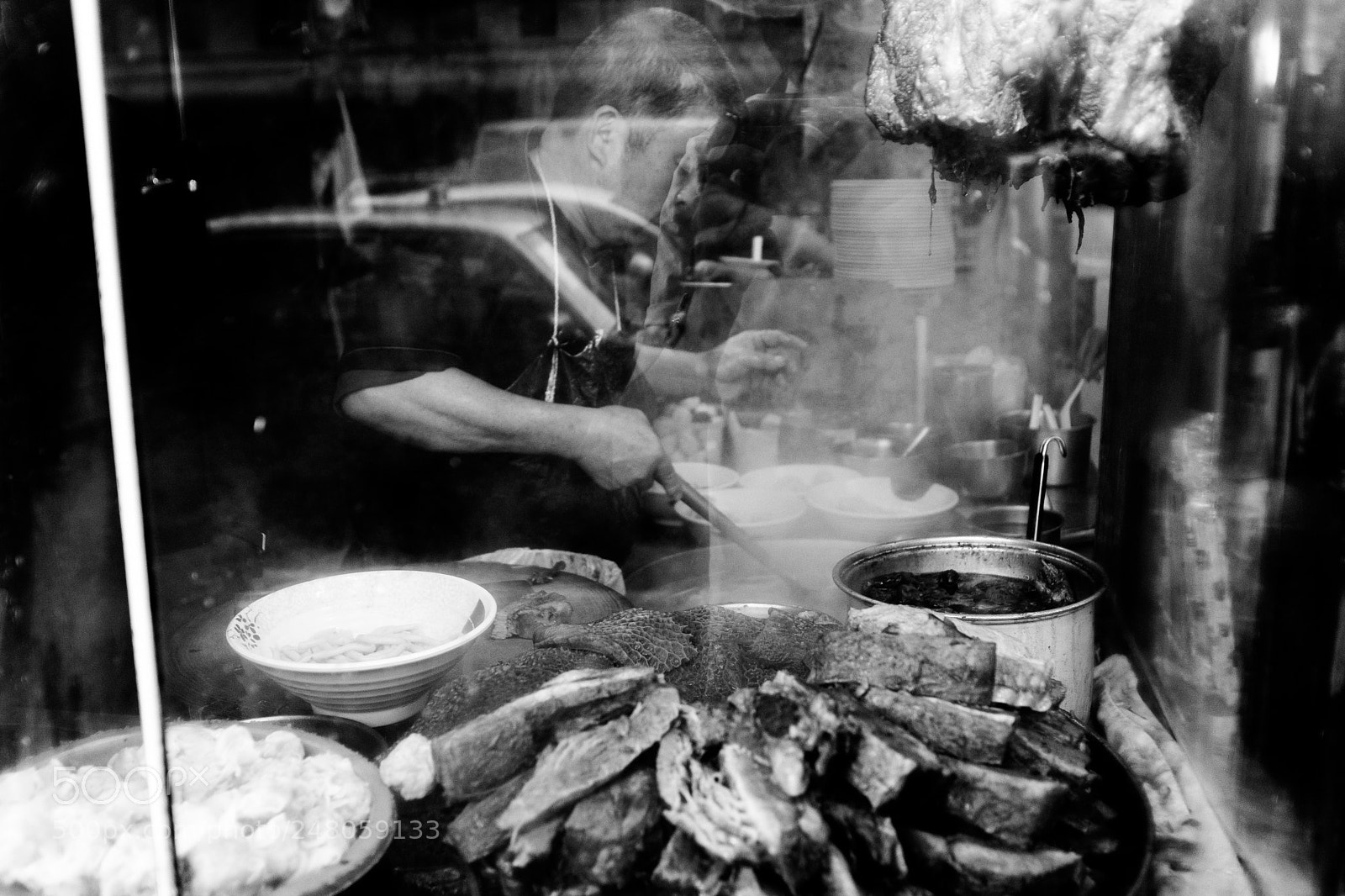 Fujifilm X100F sample photo. Cooking/reflection photography