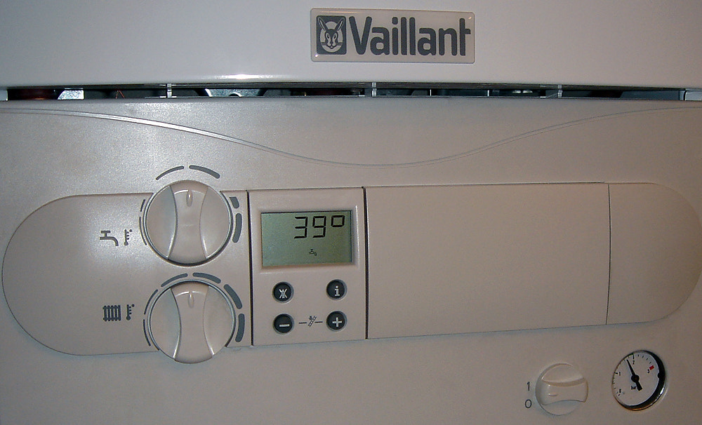 Sony DSC-T3 sample photo. Vaillant boiler photography