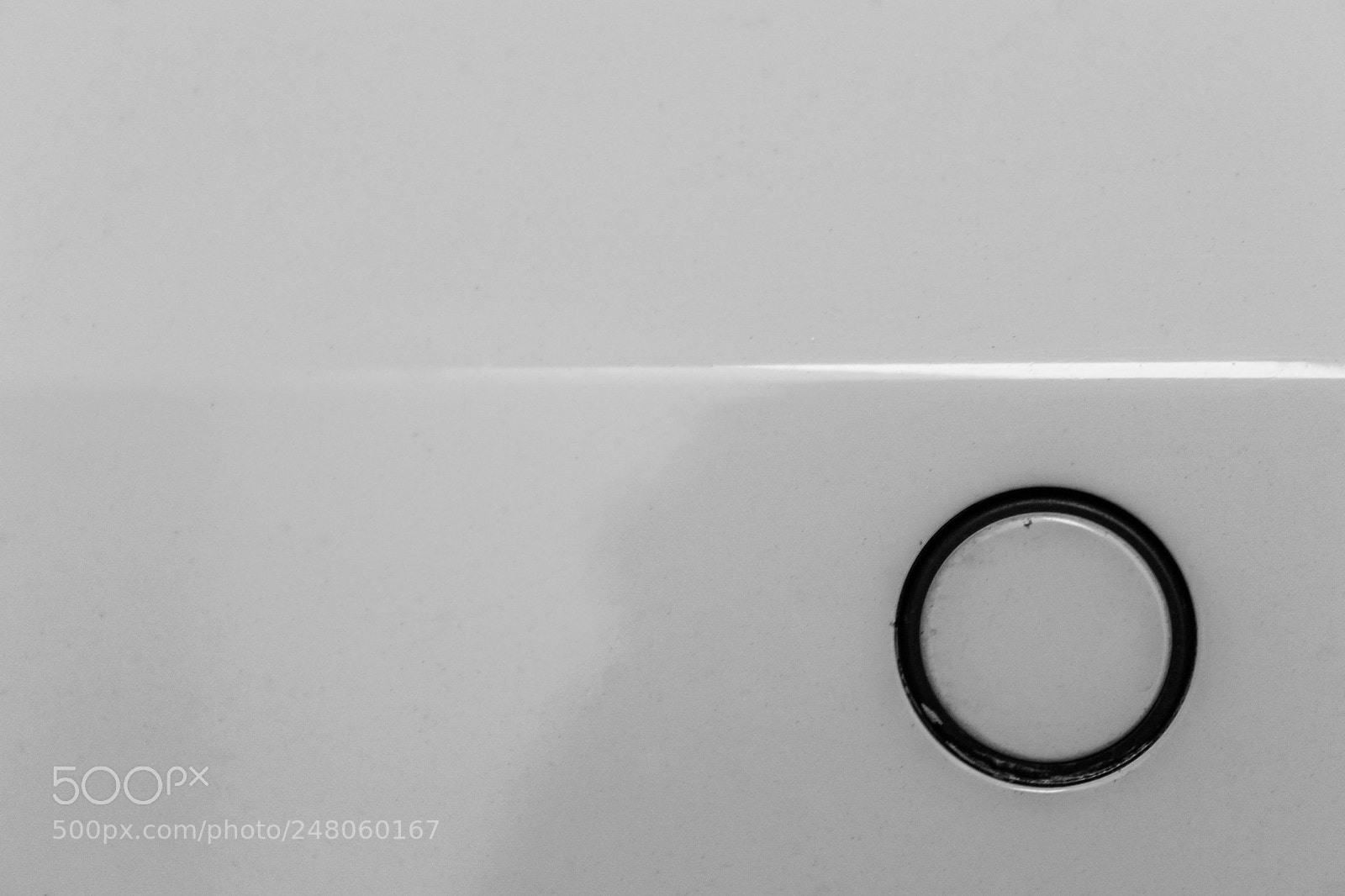 Canon EOS 700D (EOS Rebel T5i / EOS Kiss X7i) sample photo. Circle in the metal photography