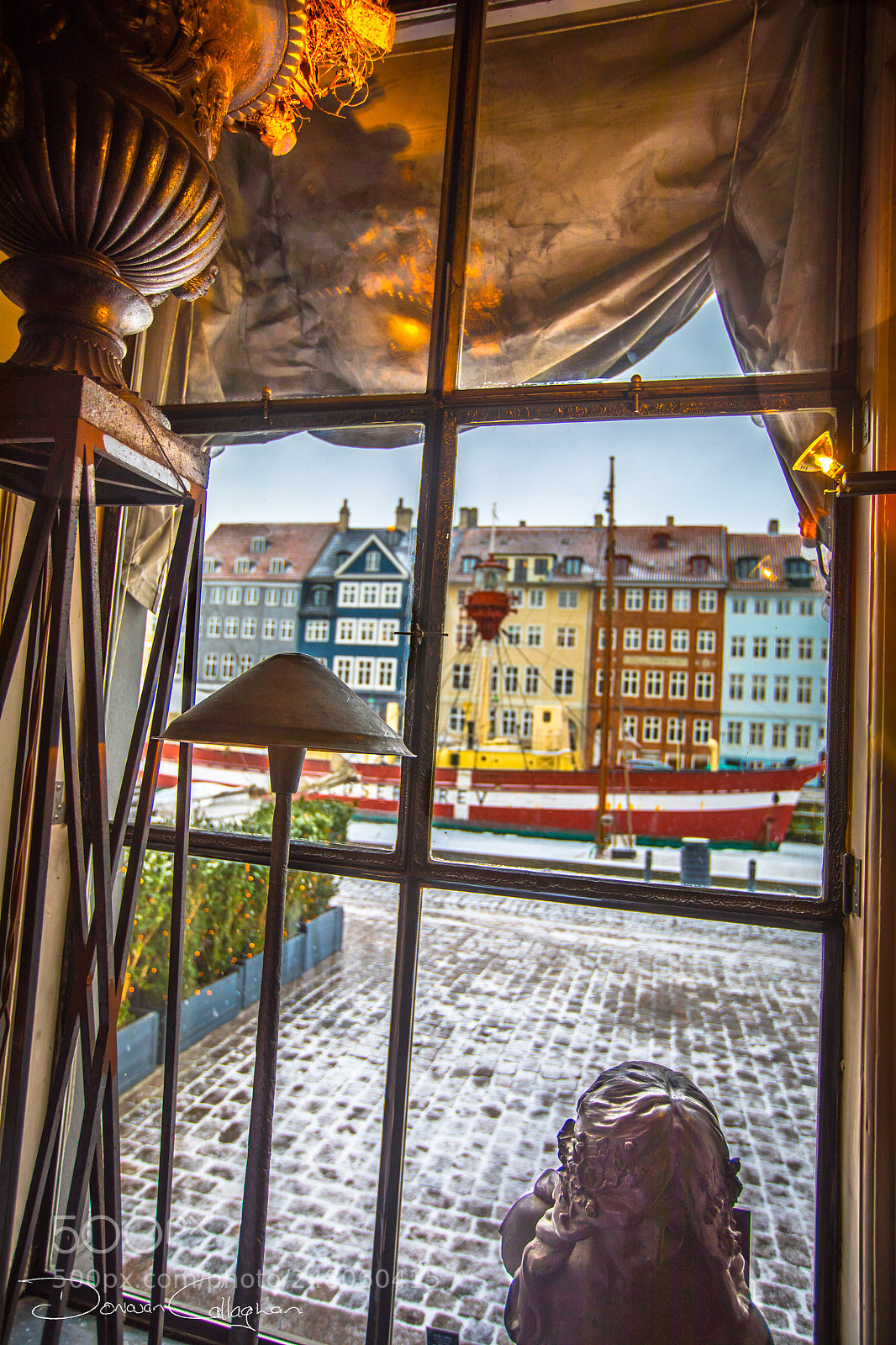 Canon EOS 5D Mark IV sample photo. Cafe view of nyhavn photography
