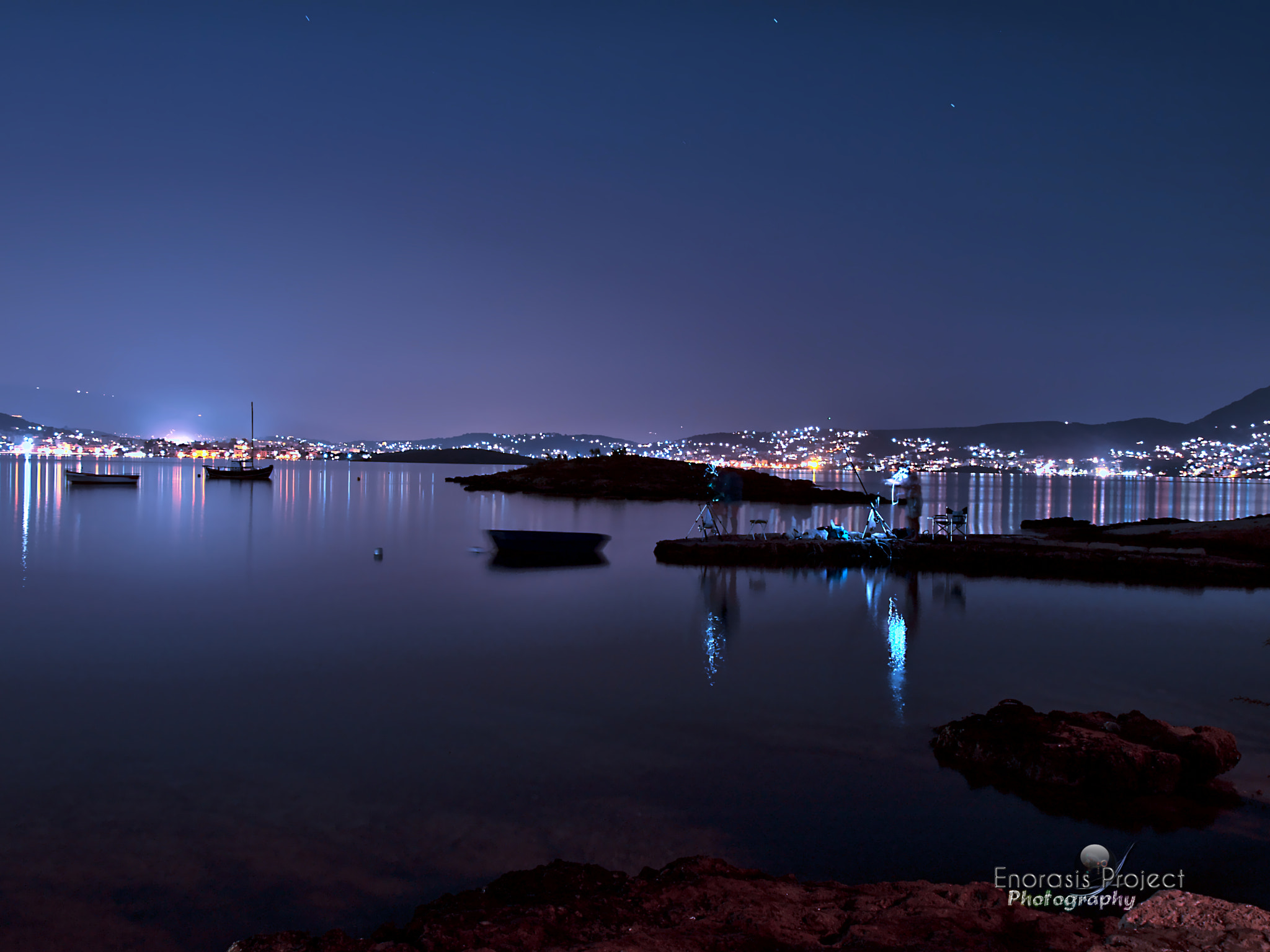 Olympus E-330 (EVOLT E-330) sample photo. Fishermen in dark ! photography