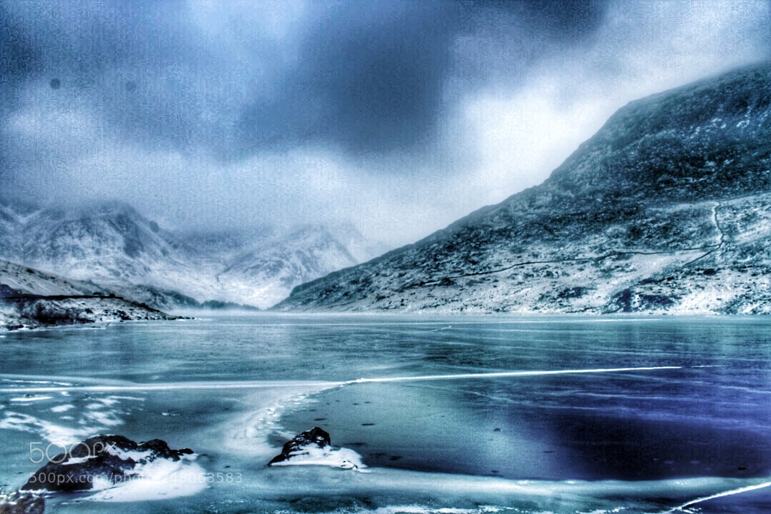 Canon EOS 1300D (EOS Rebel T6 / EOS Kiss X80) sample photo. Llanberis frozen lake3 photography