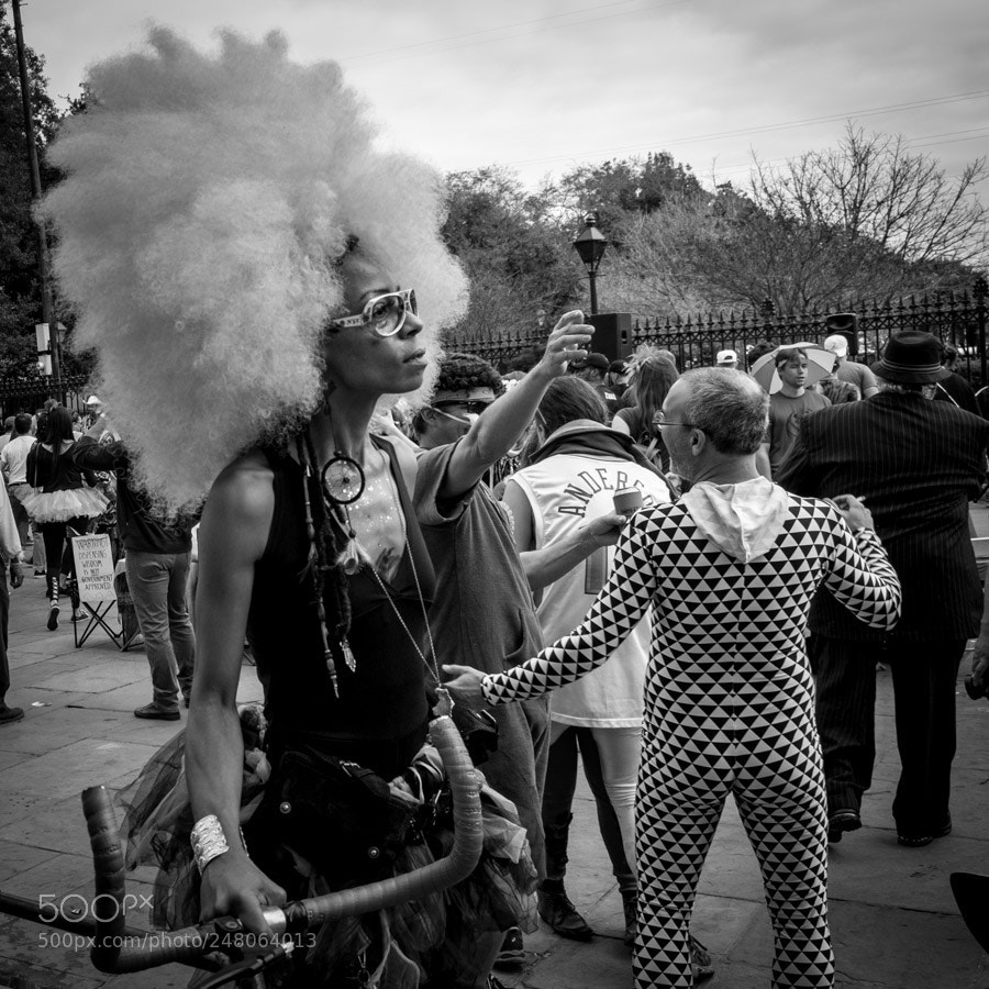 Fujifilm X-T2 sample photo. Mardi gras jackson sq. photography