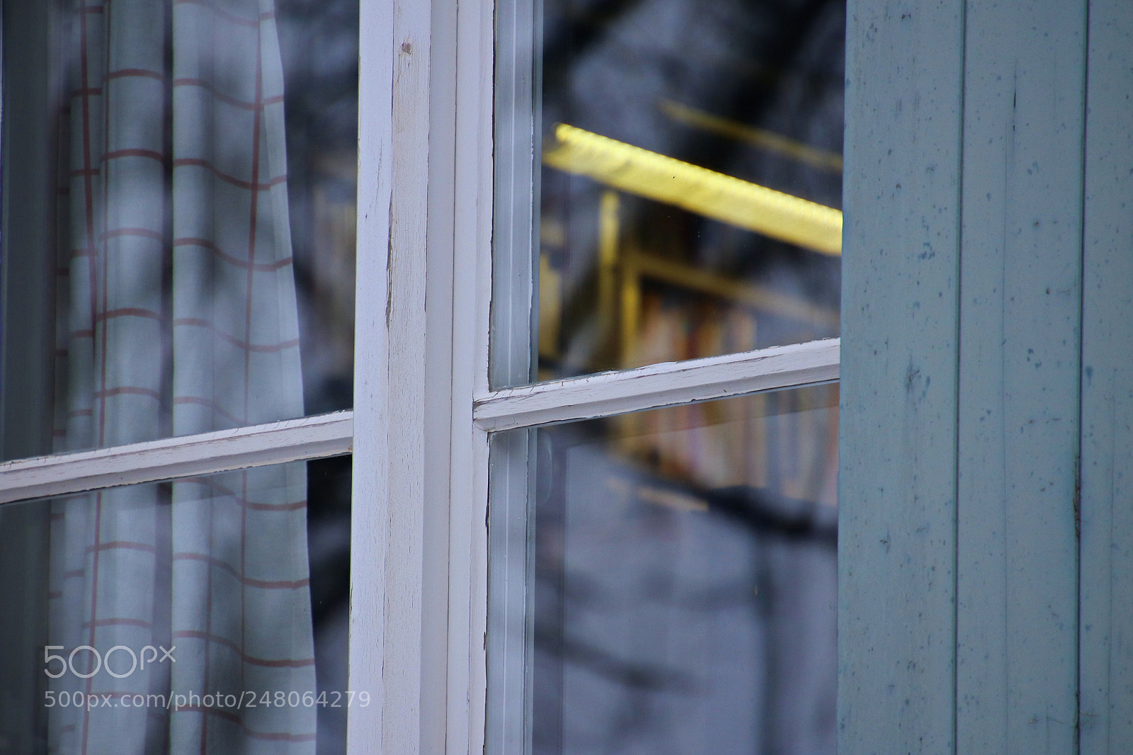 Canon EOS 77D (EOS 9000D / EOS 770D) sample photo. Trought the window photography