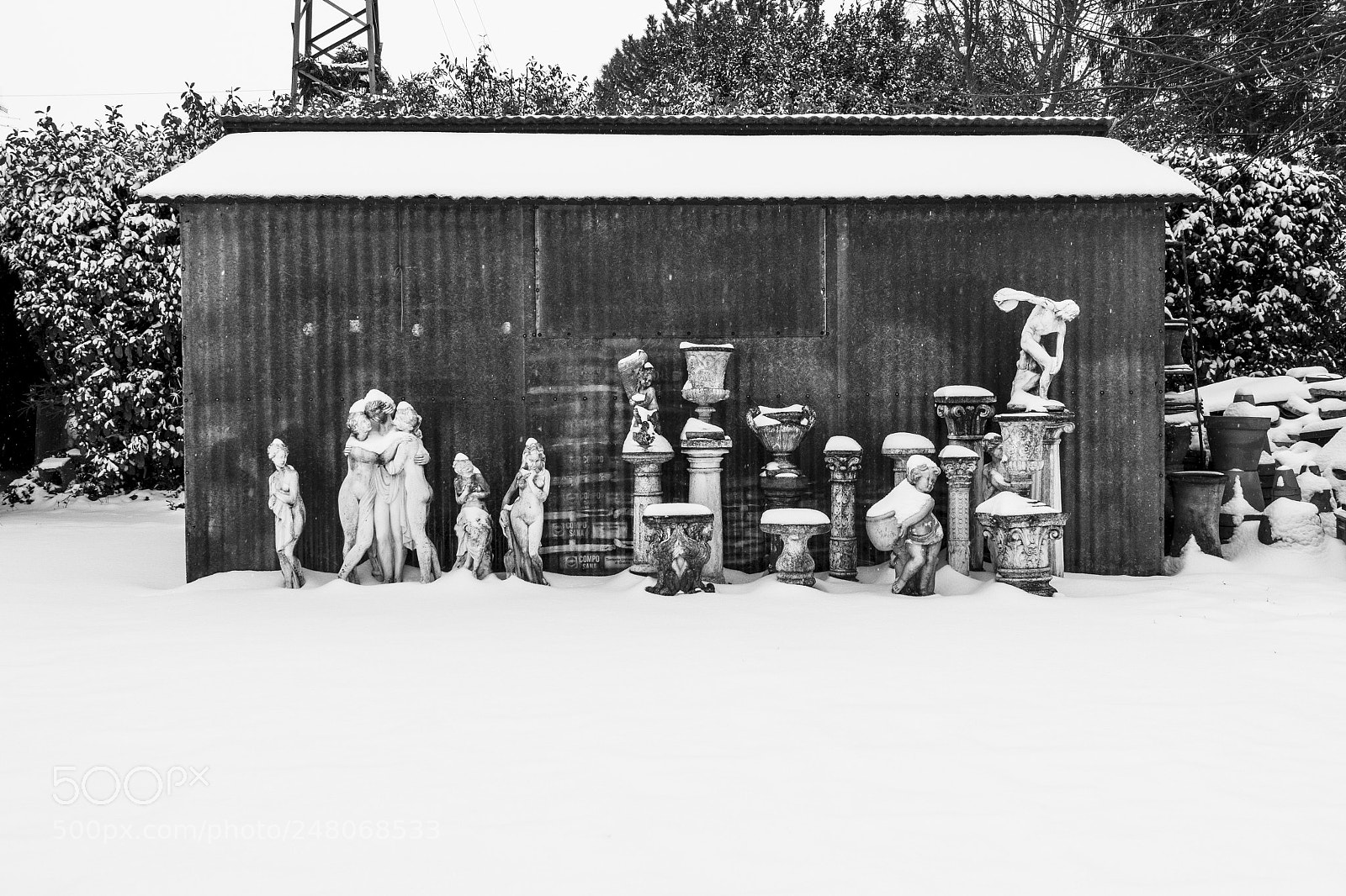Sony Cyber-shot DSC-RX100 IV sample photo. Statues in winter photography